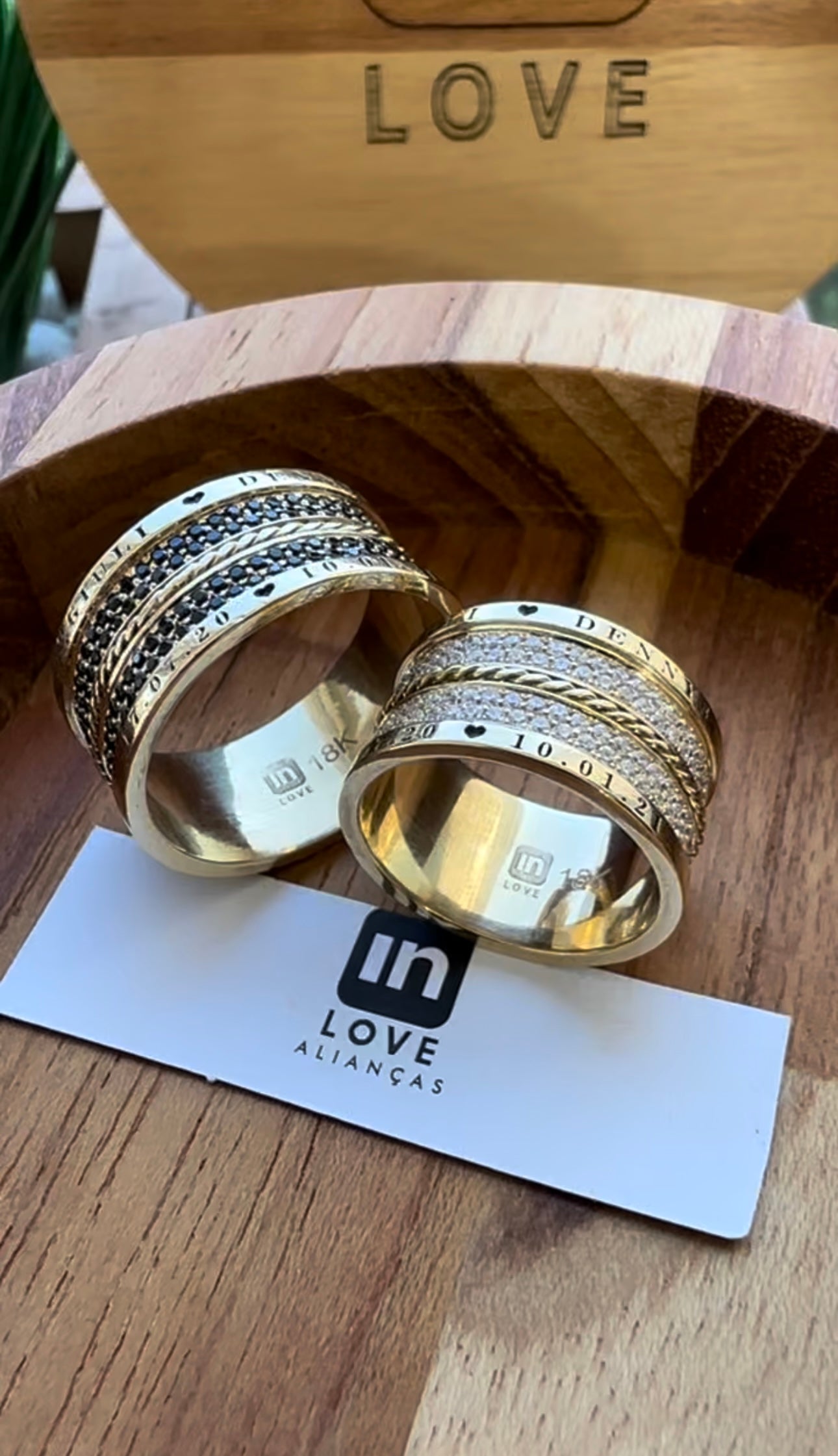 Alianças de Casamento em Ouro 18k - Modelo Desejo | 10mm | 12x R$1.249,16