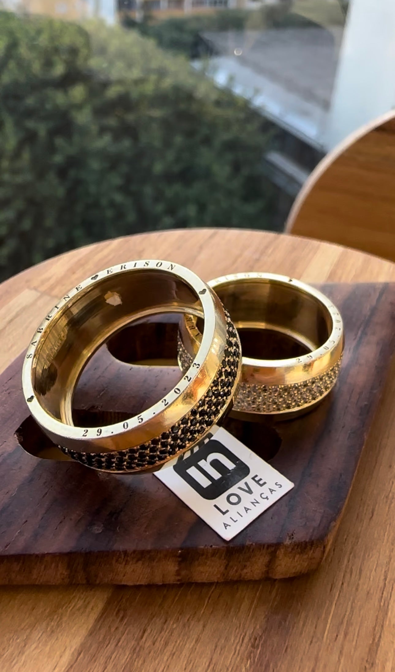 Alianças de Casamento em Ouro 18k - Modelo Sonho | 9mm | 12x R$1.833