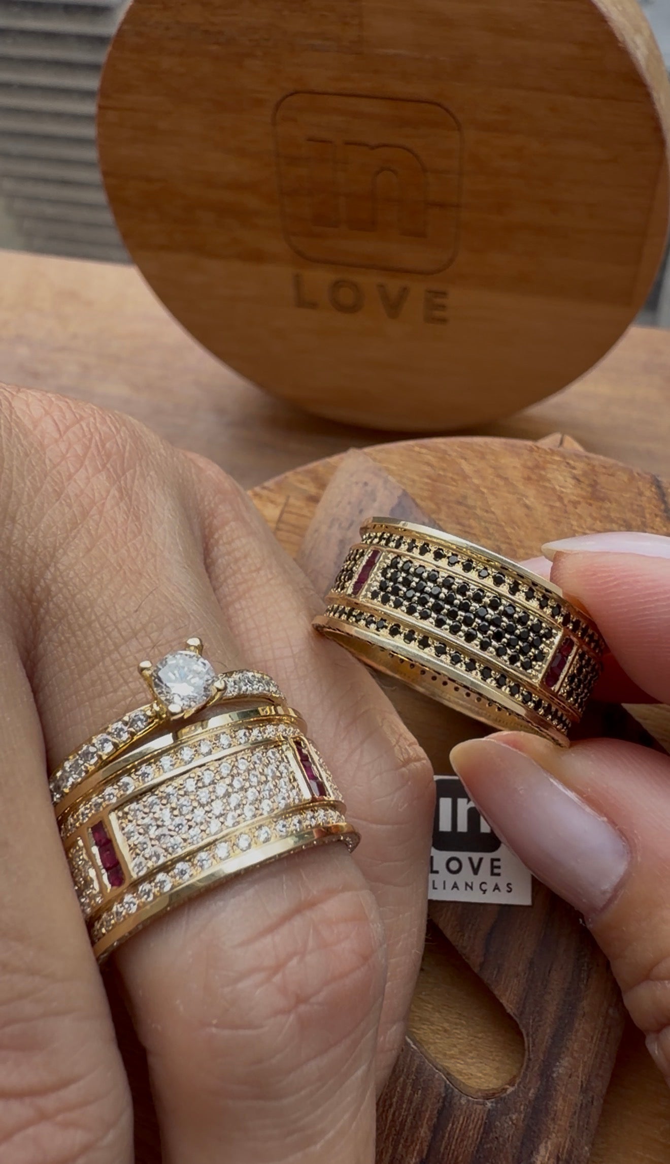 Par de Alianças em Ouro 18k - Modelo Fidelidade Duo | 10mm | 12x R$2.599.