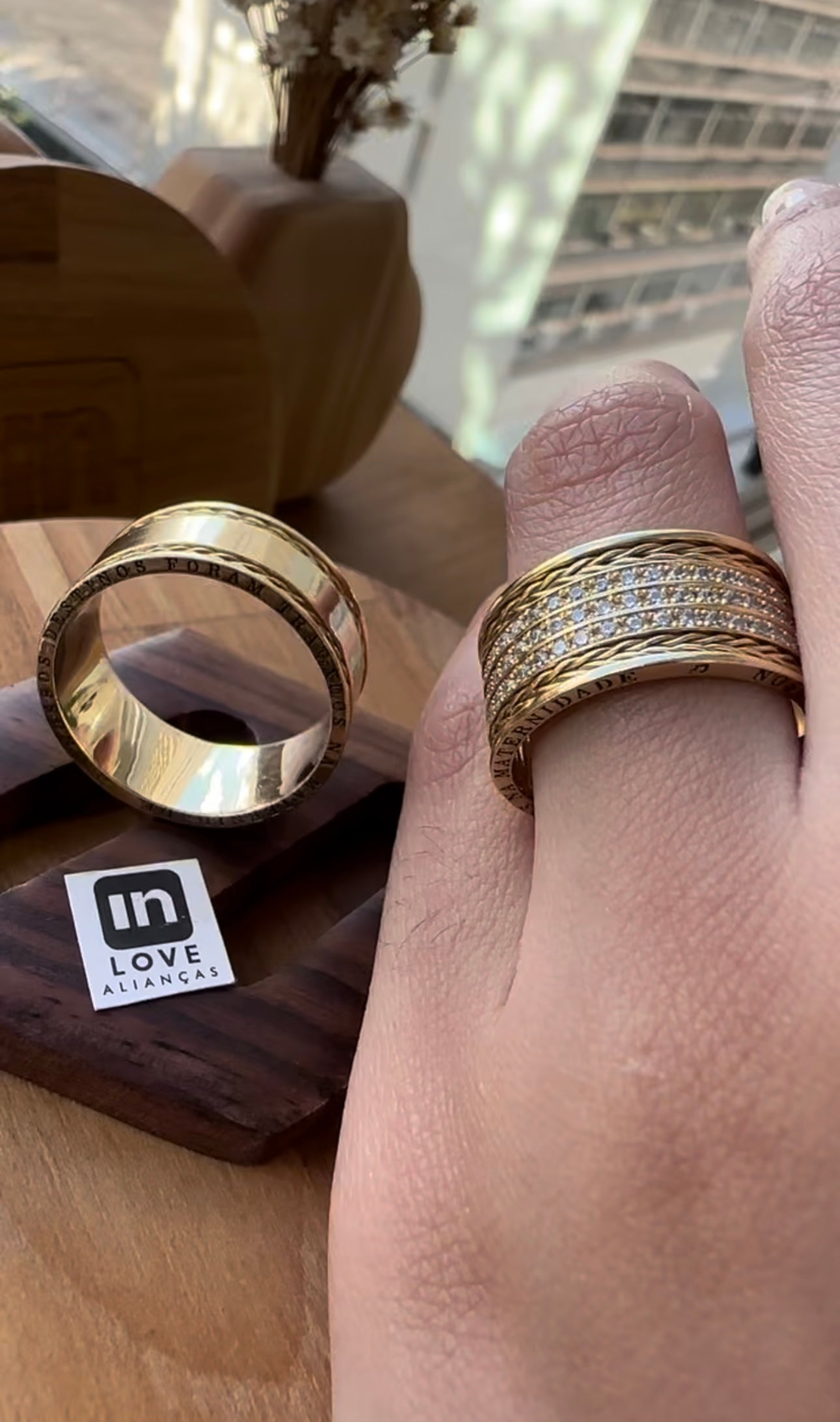 Alianças de Casamento em Puro 18k - Modelo Pra Sempre | 10mm | 12x R$1.665