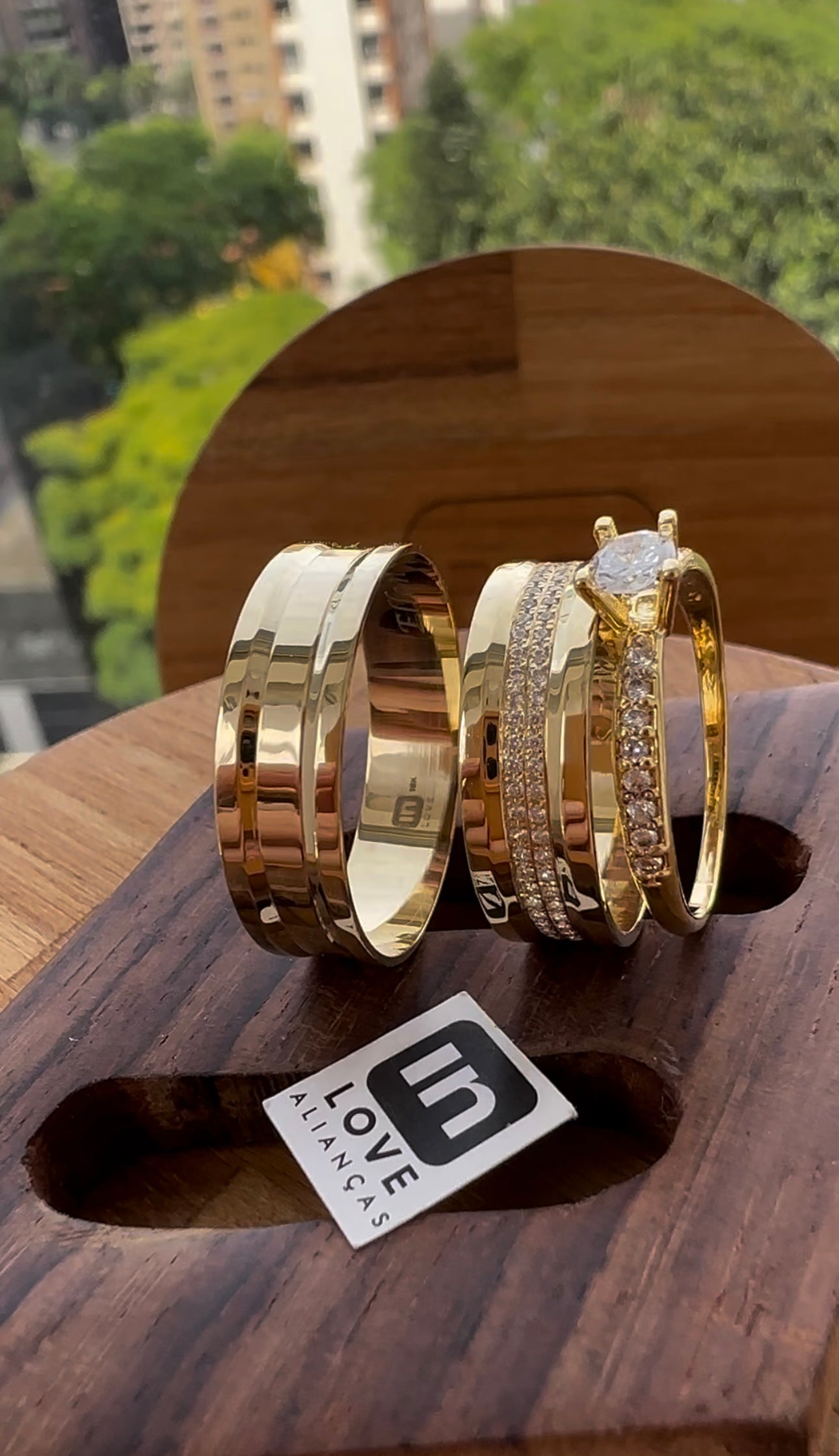 Par de Alianças em Ouro 18k - Modelo Capítulos | 6mm |12x R$499