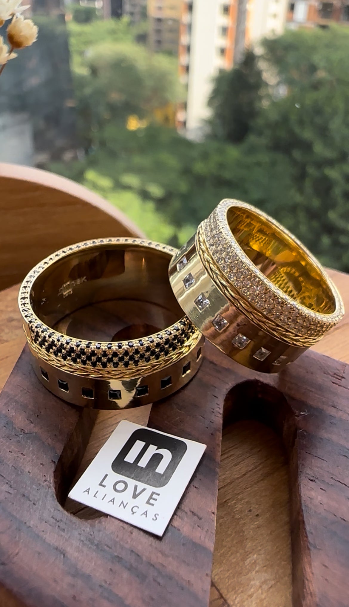 Aliança de Casamento em Ouro 18k - Modelo Diz que é Verdade | 10mm | 12x R$2.283,33