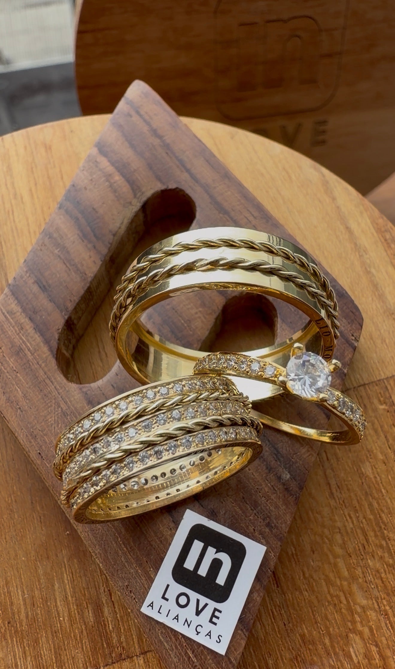 Par de Alianças em Ouro 18k - Modelo Momentos | 7mm | 12x R$999.