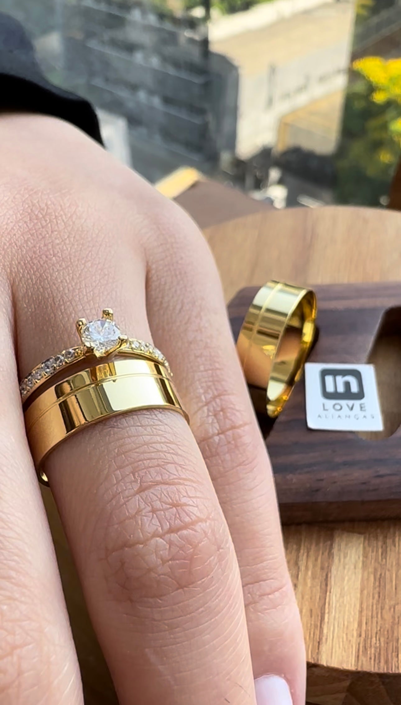 Alianças de Casamento em Ouro 18k - Modelo Amor Maior | 6mm | 12x R$399