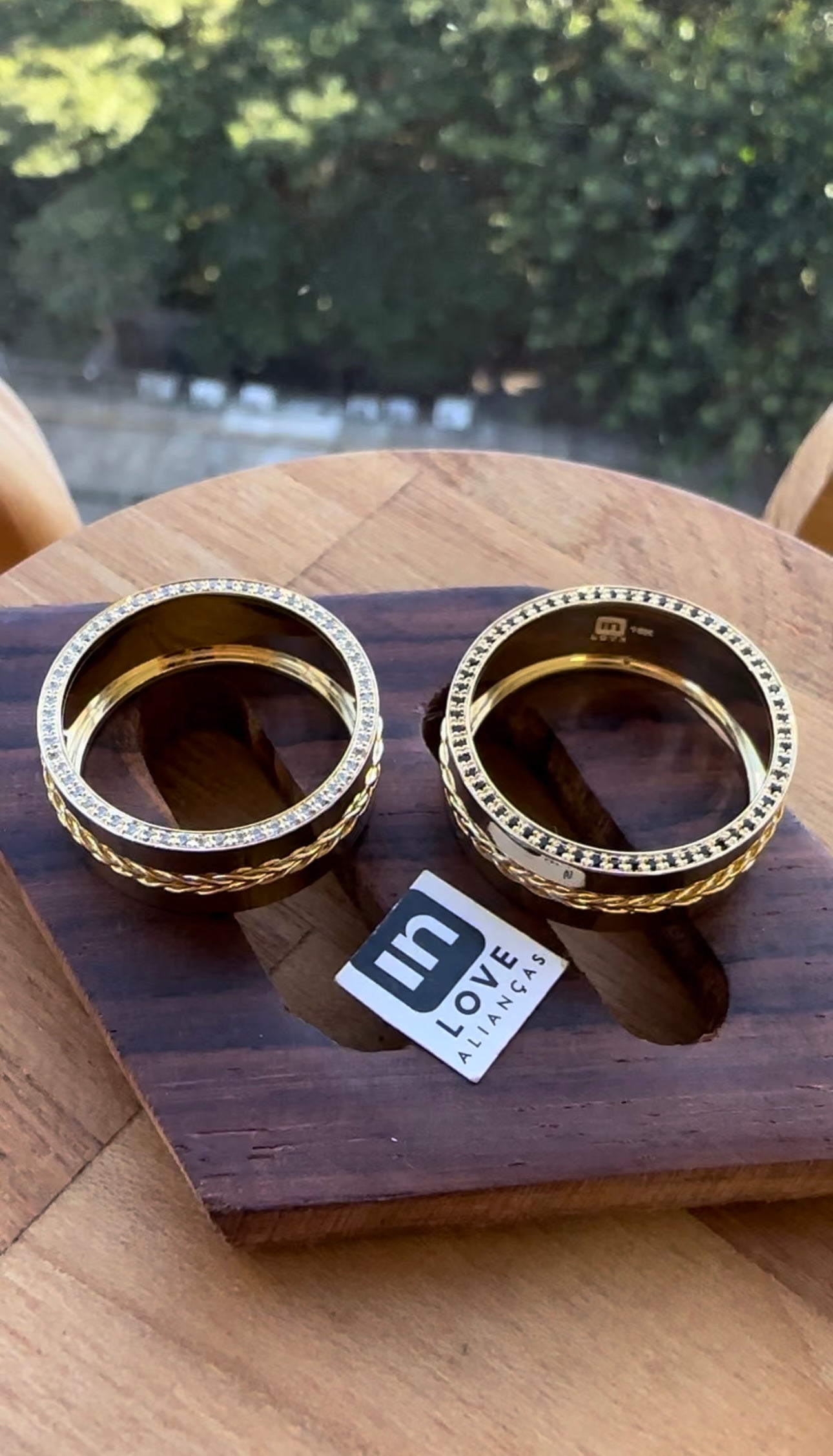 Alianças de Casamento em Ouro 18k - Modelo Talismã | 8mm | 12x R$999
