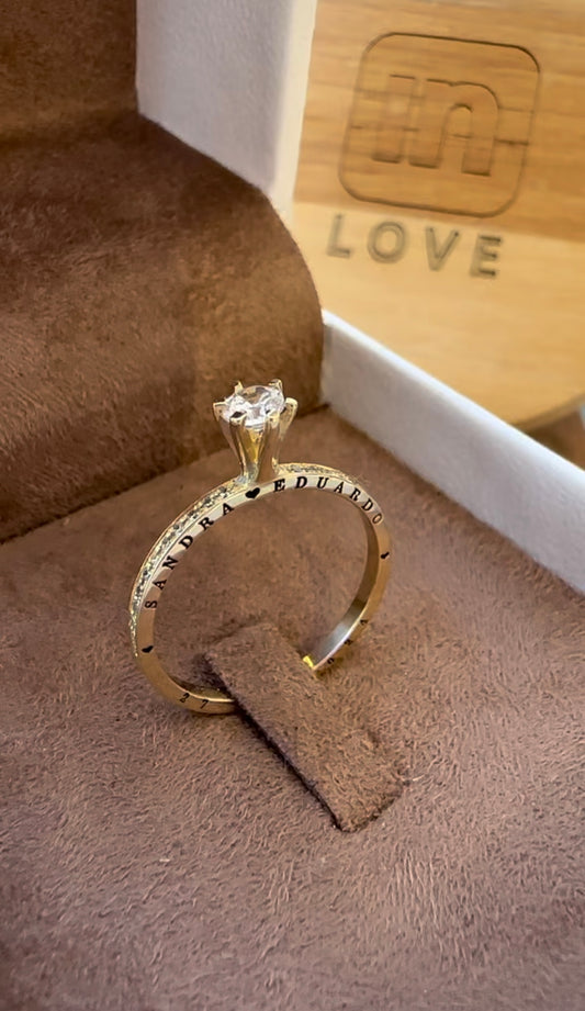 Anel Solitário Momenti em Ouro 18k - 12x R$208,33