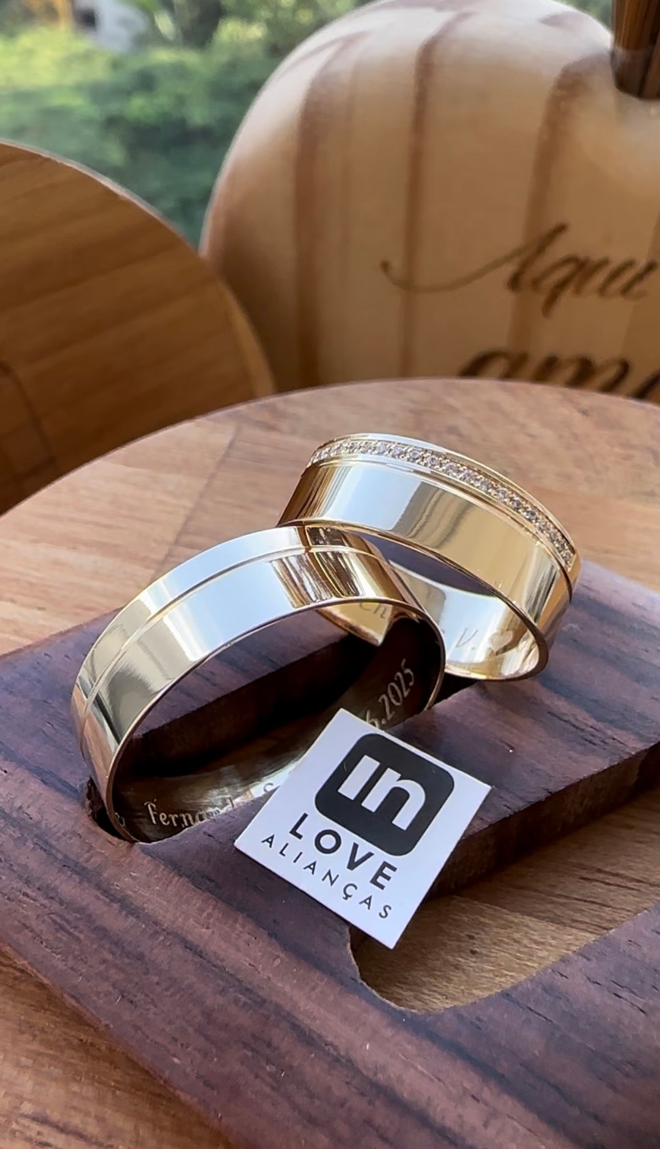 Alianças de Casamento em Ouro 18k - Modelo Eternamente | 6mm | 12x R$416