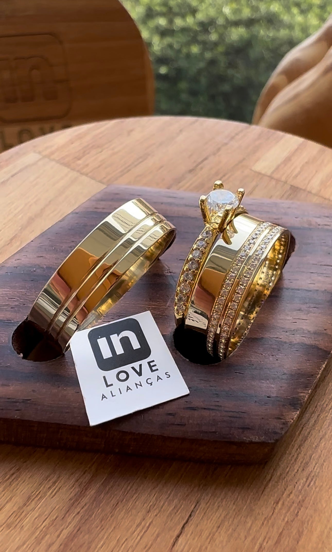 Par de Alianças em Ouro 18k - Modelo Sorte | 6mm | 12x R$541