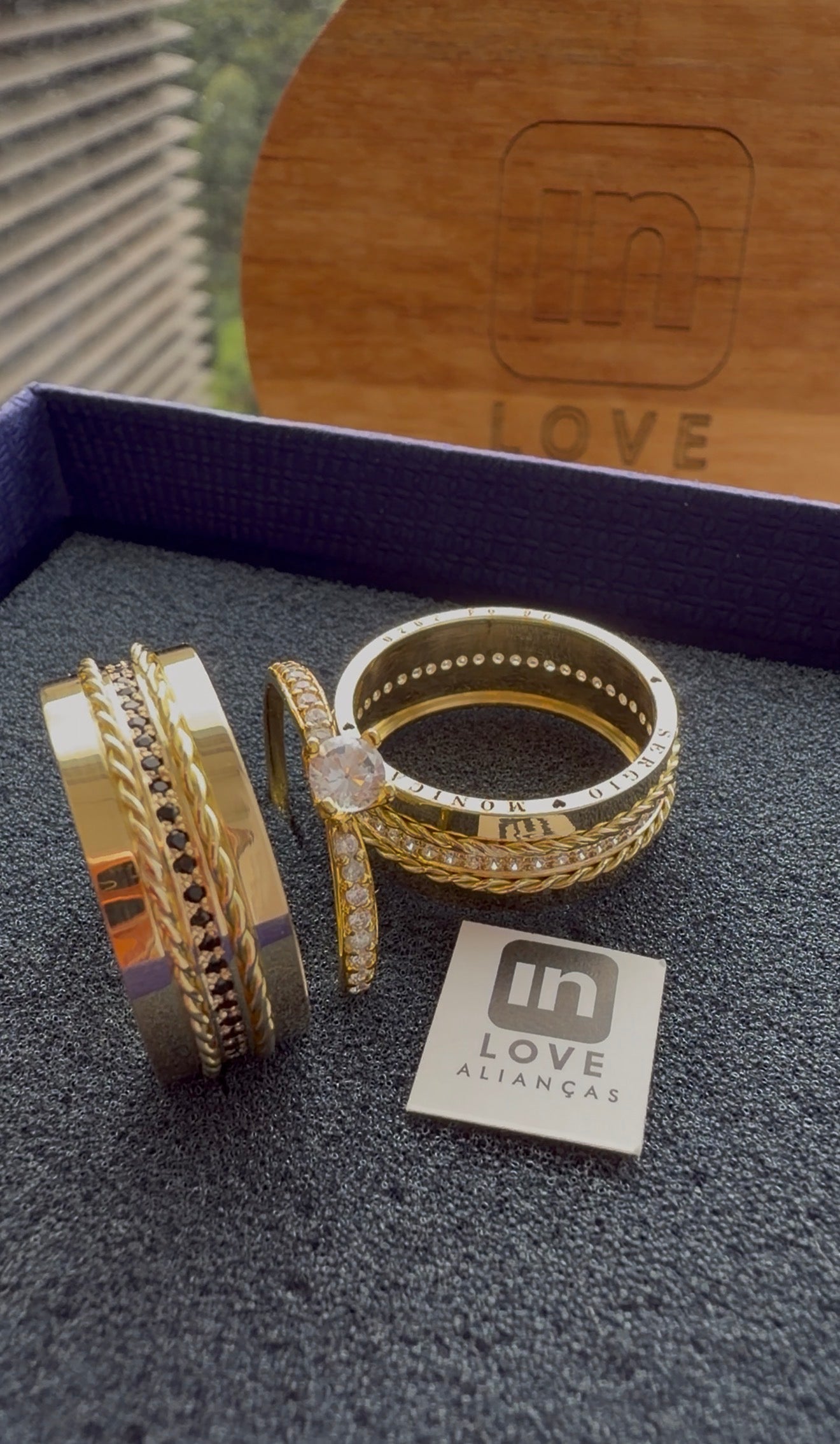 Par de Alianças em Ouro 18k - Modelo Bem Que Se Quis | 8mm | 12x R$1.299.