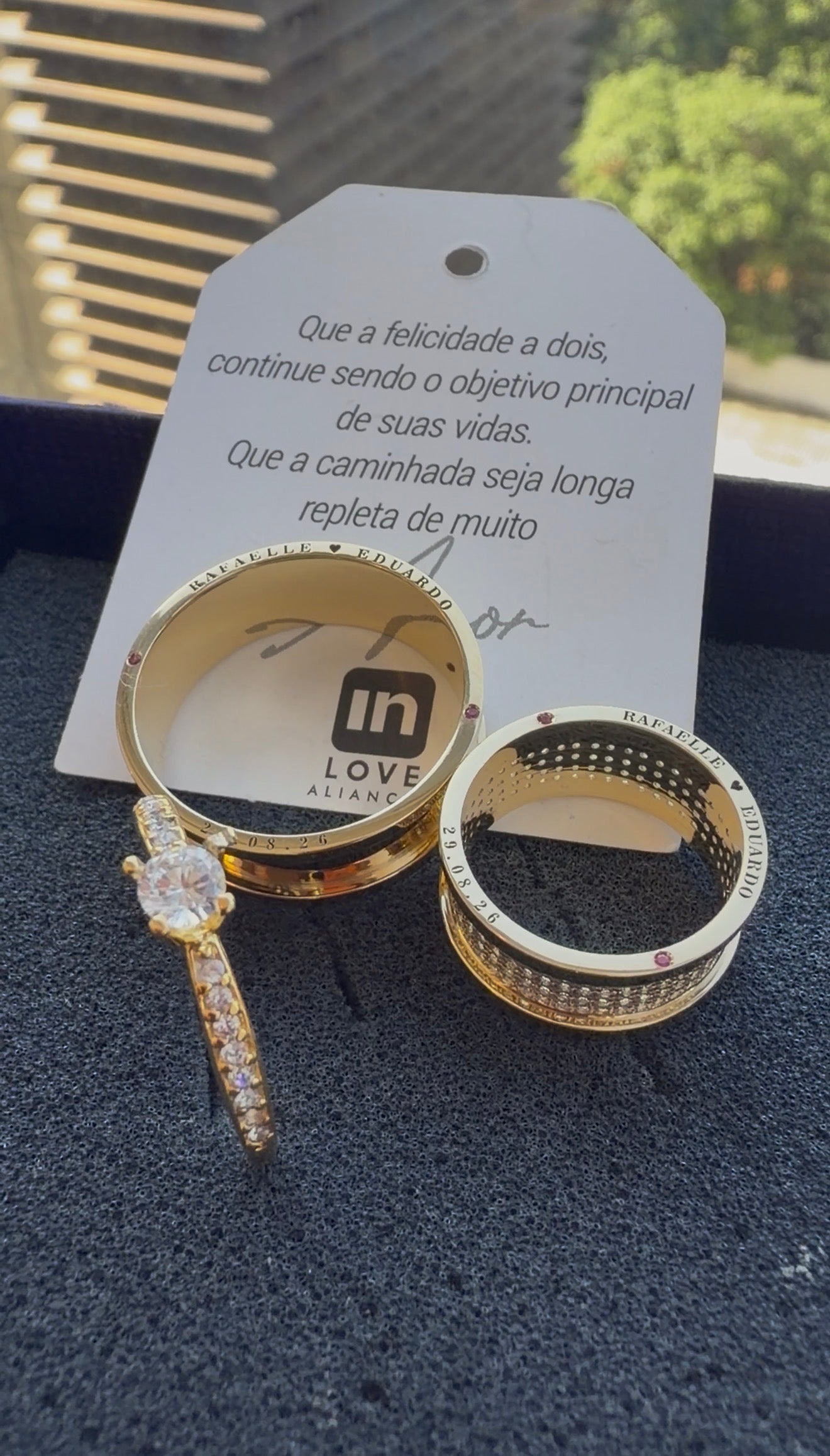 Par de Alianças em Ouro 18k - Modelo Intense | 8mm | 12x R$1.199.