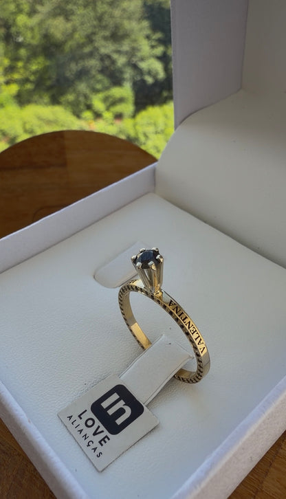 Anel Solitário Storie em Ouro 18k - 12x R$269,00