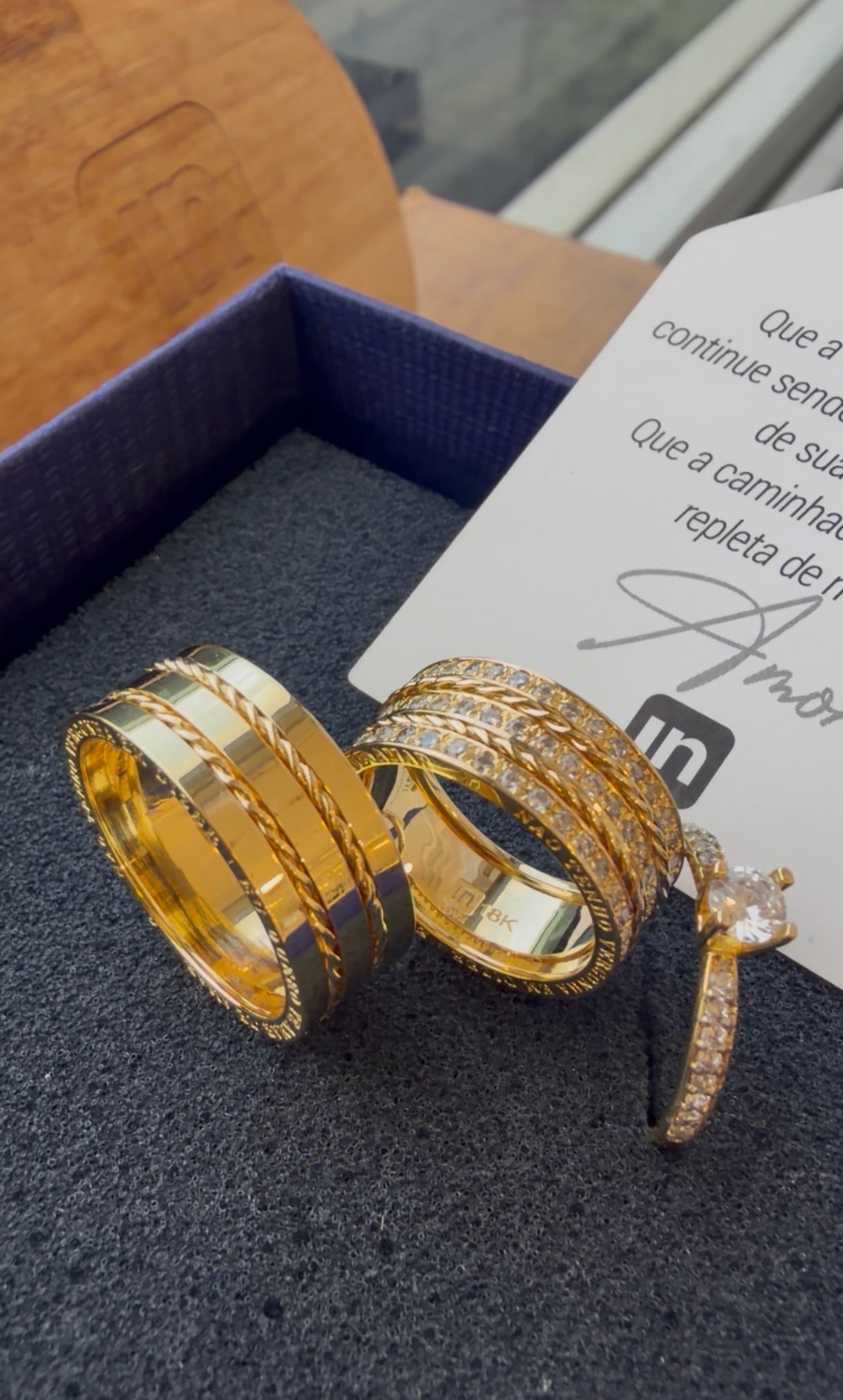 Par de Alianças em Ouro 18k - Modelo Momentos | 8mm | 12x R$1.199.