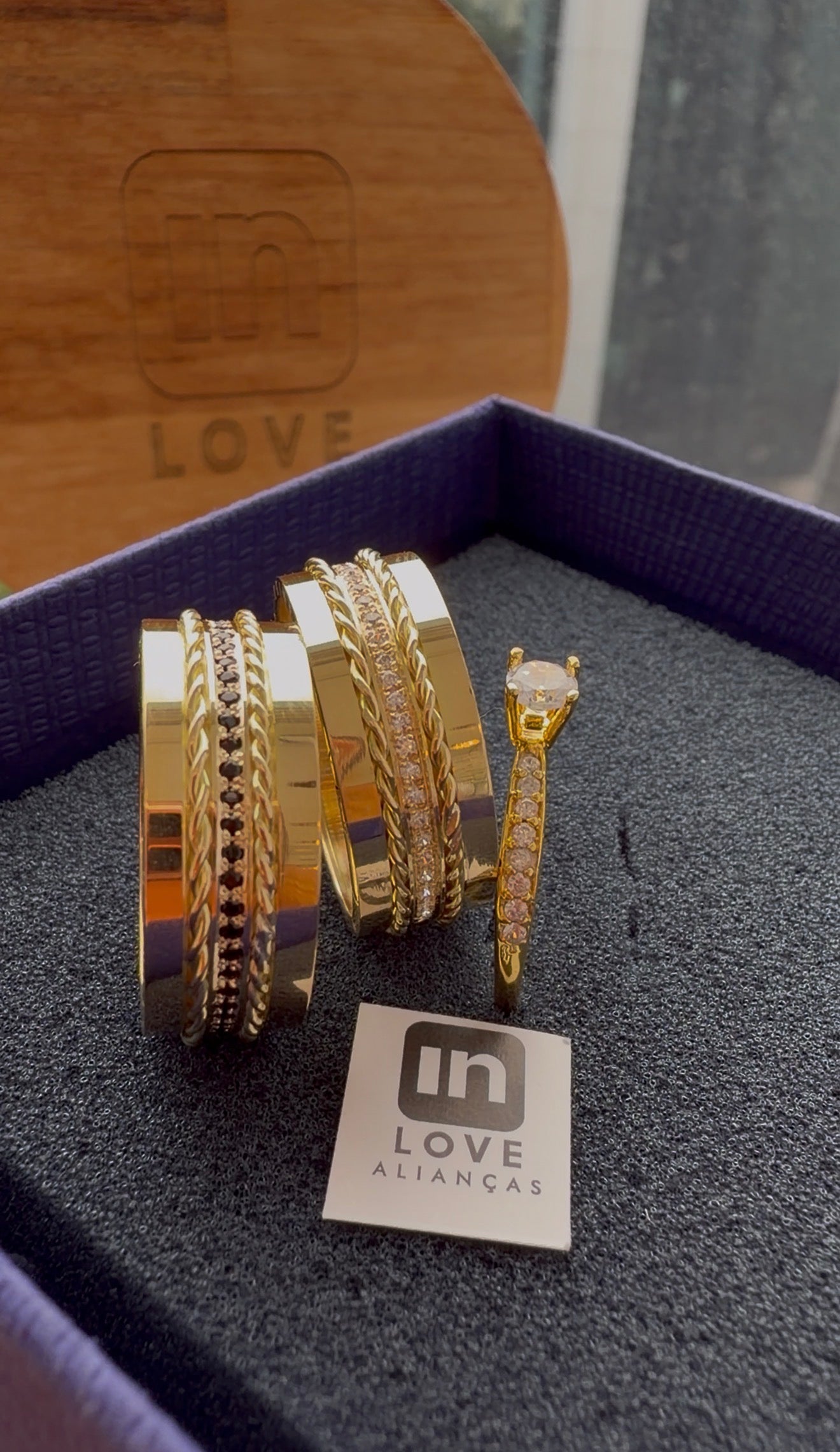 Par de Alianças em Ouro 18k - Modelo Bem Que Se Quis | 8mm | 12x R$1.299.