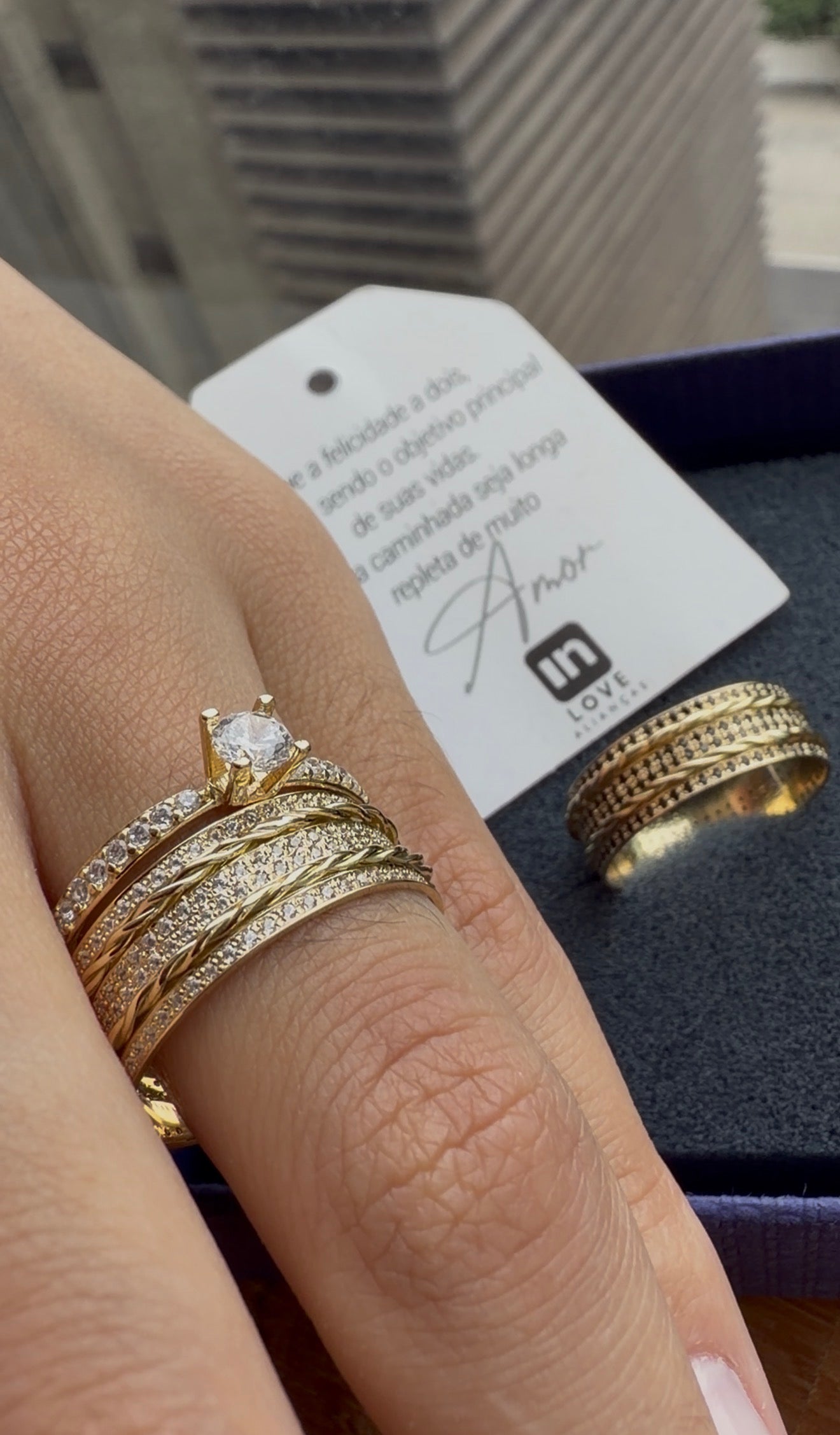 Par de Alianças em Ouro 18k - Modelo Pétalas | 7mm | 12x R$975