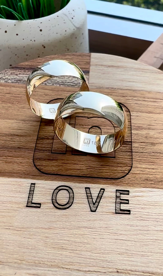 Alianças de Casamento em Ouro 18k - Modelo Tradicional | 8mm | 12x R$583
