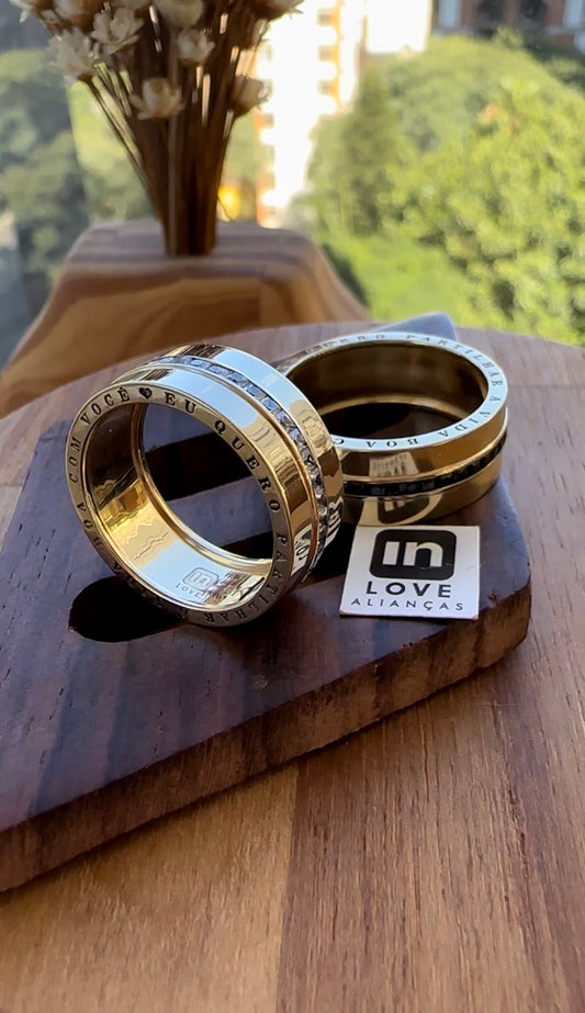 Alianças de Casamento em Ouro 18k - Modelo Apaixonado | 8mm | 12x R$1.499