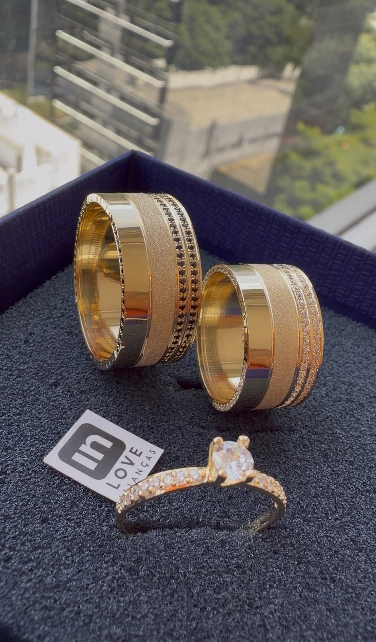 Par de Alianças em Ouro 18k - Modelo Declarações | 10mm | 12x R$1.299.