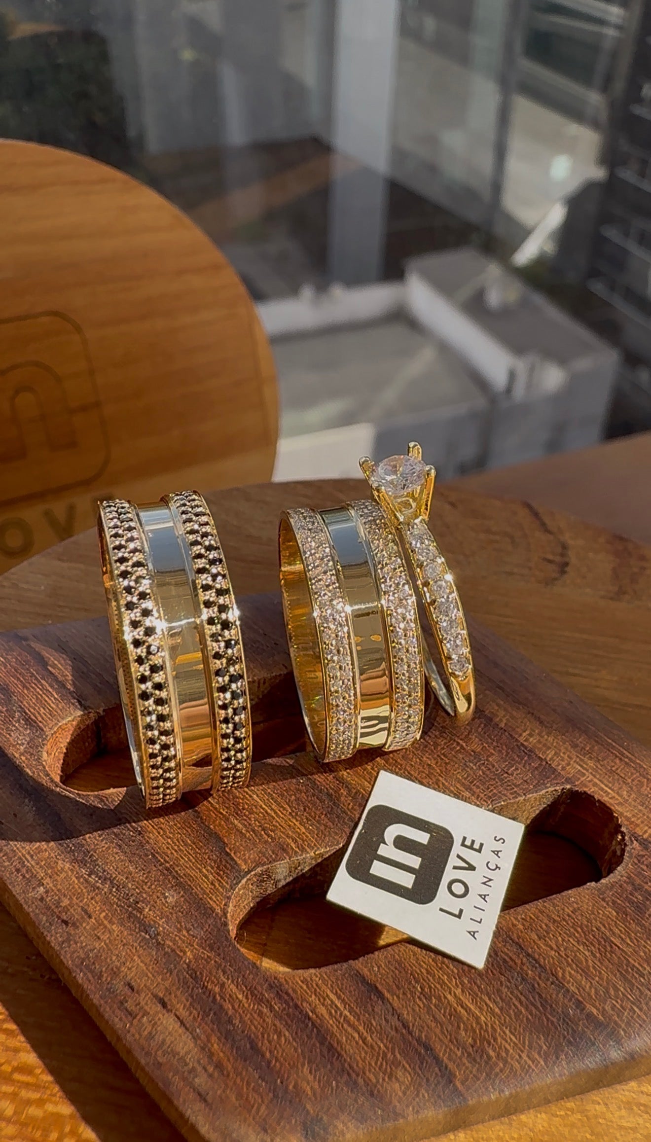 Par de Alianças em Ouro 18k - Modelo Melhor Fase | 7mm | 12x R$758