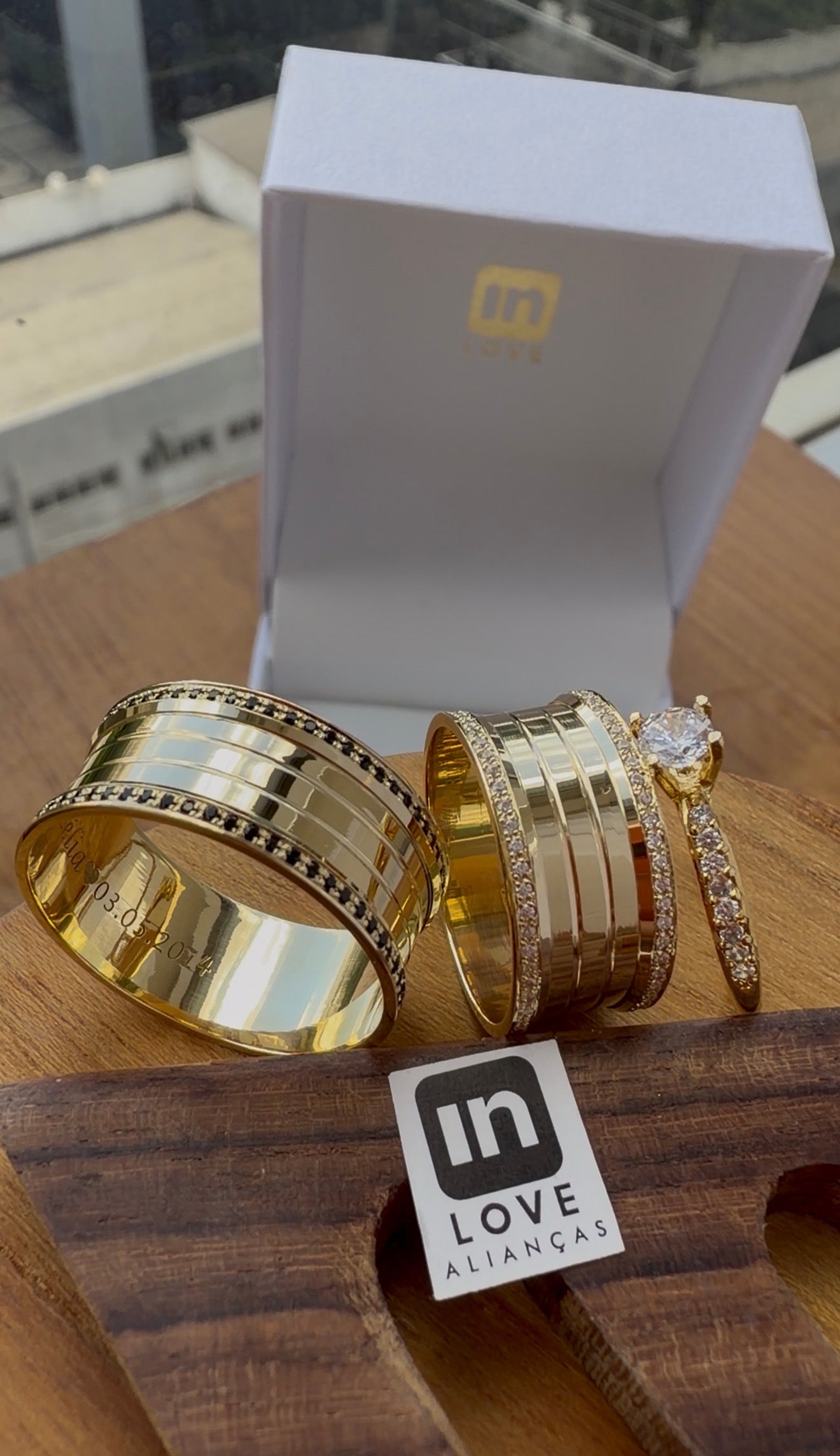 Par de Alianças em Ouro 18k - Modelo Paraíso | 9mm | 12x R$866.