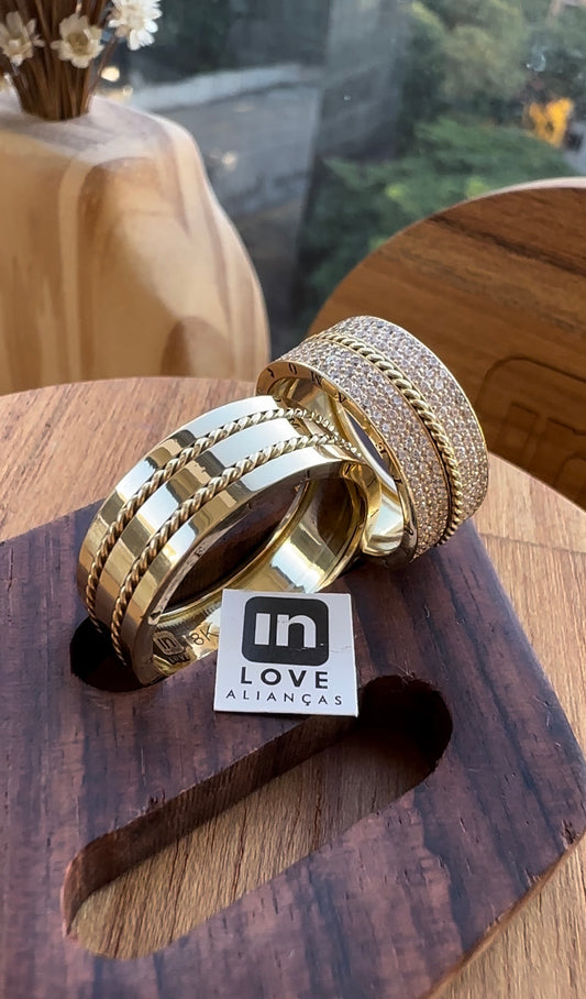 Alianças de Casamento em Ouro 18k - Modelo Meu Abrigo | 8mm | 12x R$1.457,50