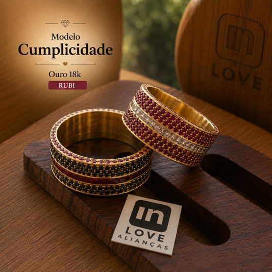 Par de Alianças em Ouro 18k - Modelo Cumplicidade | 8mm | 12x R$2.599.