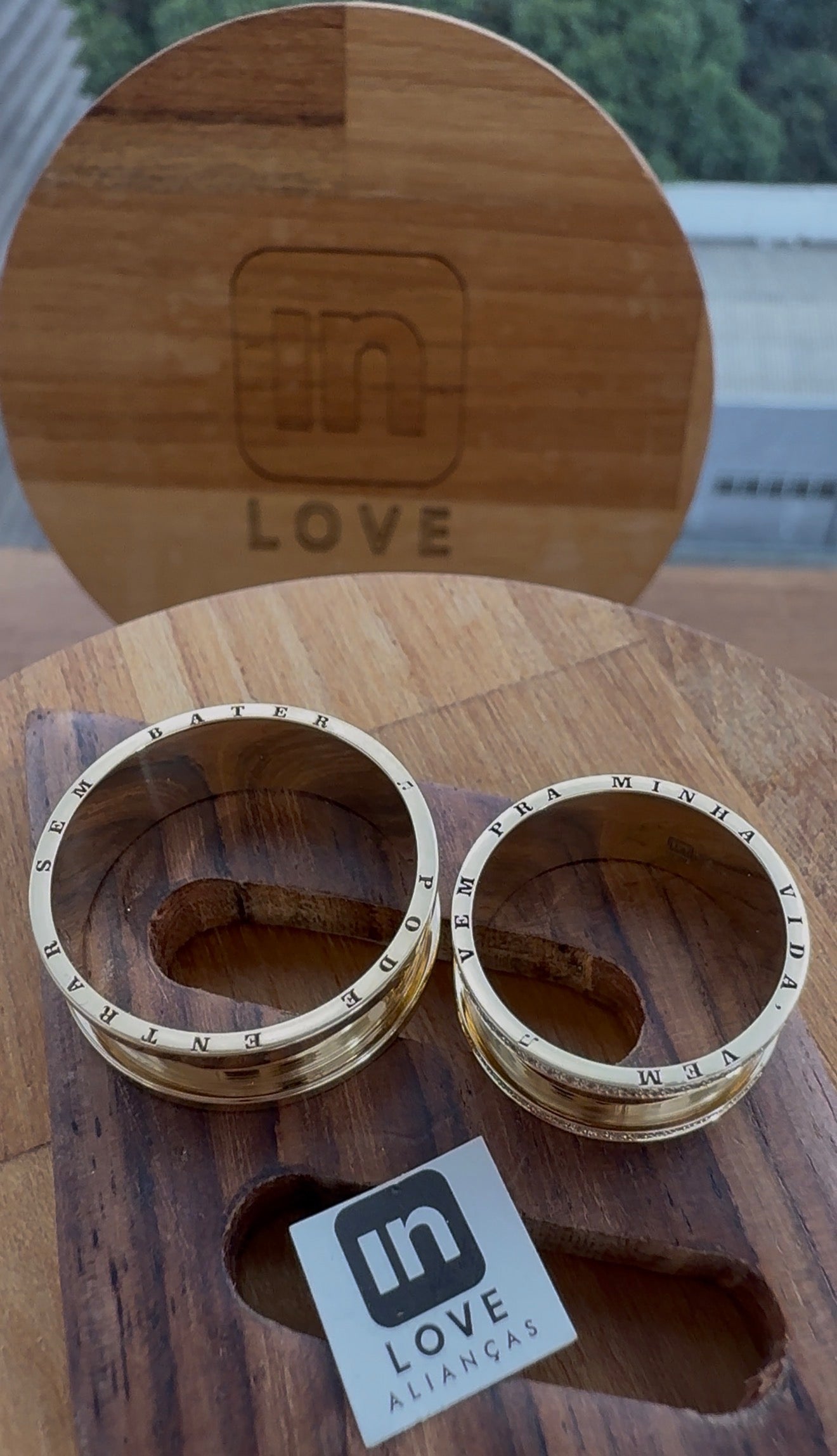 Par de Alianças em Ouro 18k - Modelo Amar Você | 9mm | 12x R$999.