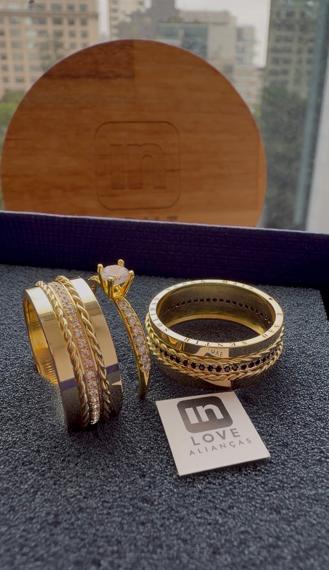 Par de Alianças em Ouro 18k - Modelo Bem Que Se Quis | 8mm | 12x R$1.299.