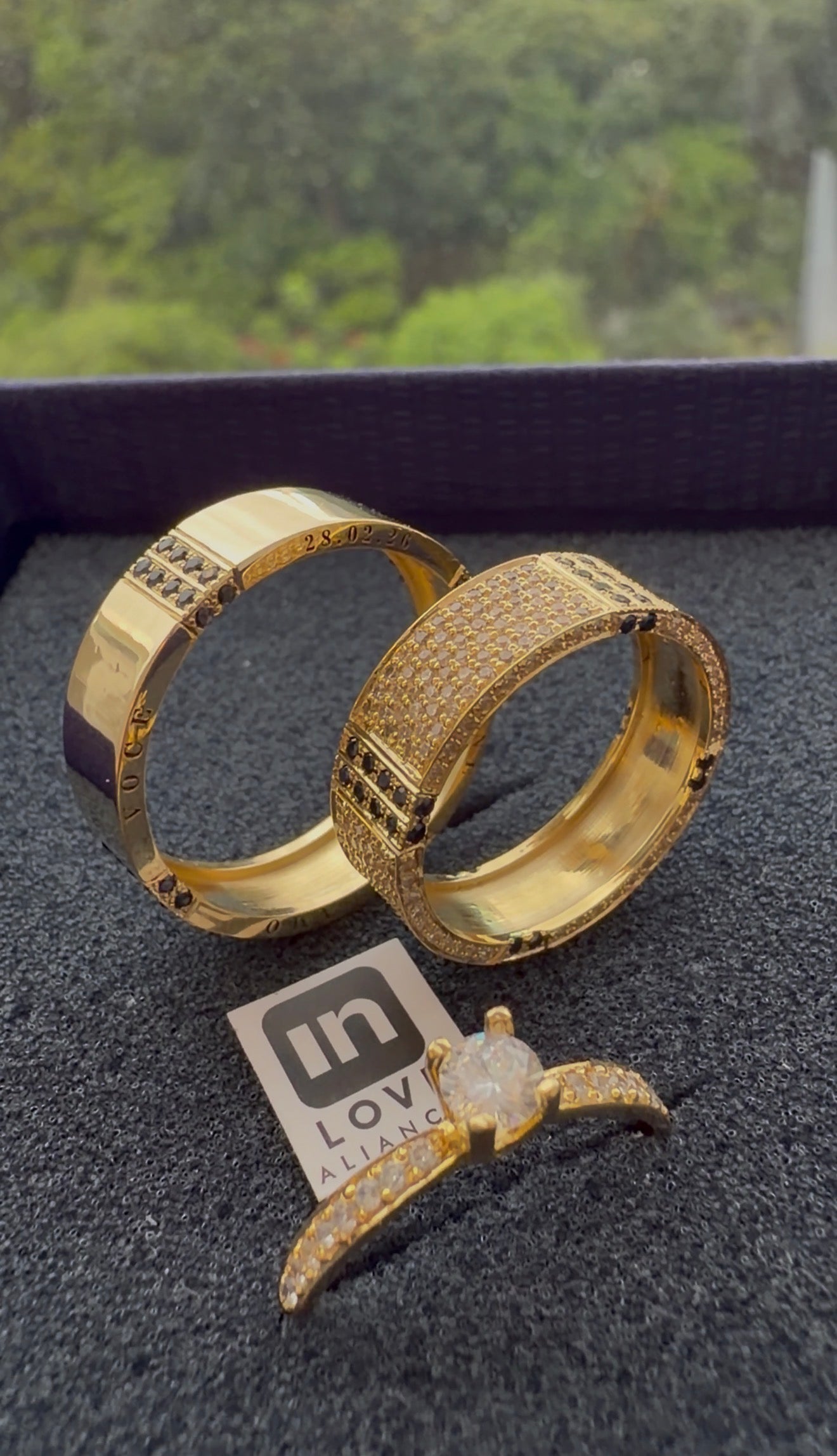 Par de Alianças em Ouro 18k - Modelo Eu Amo Você  | 6mm | 12x R$1.324.