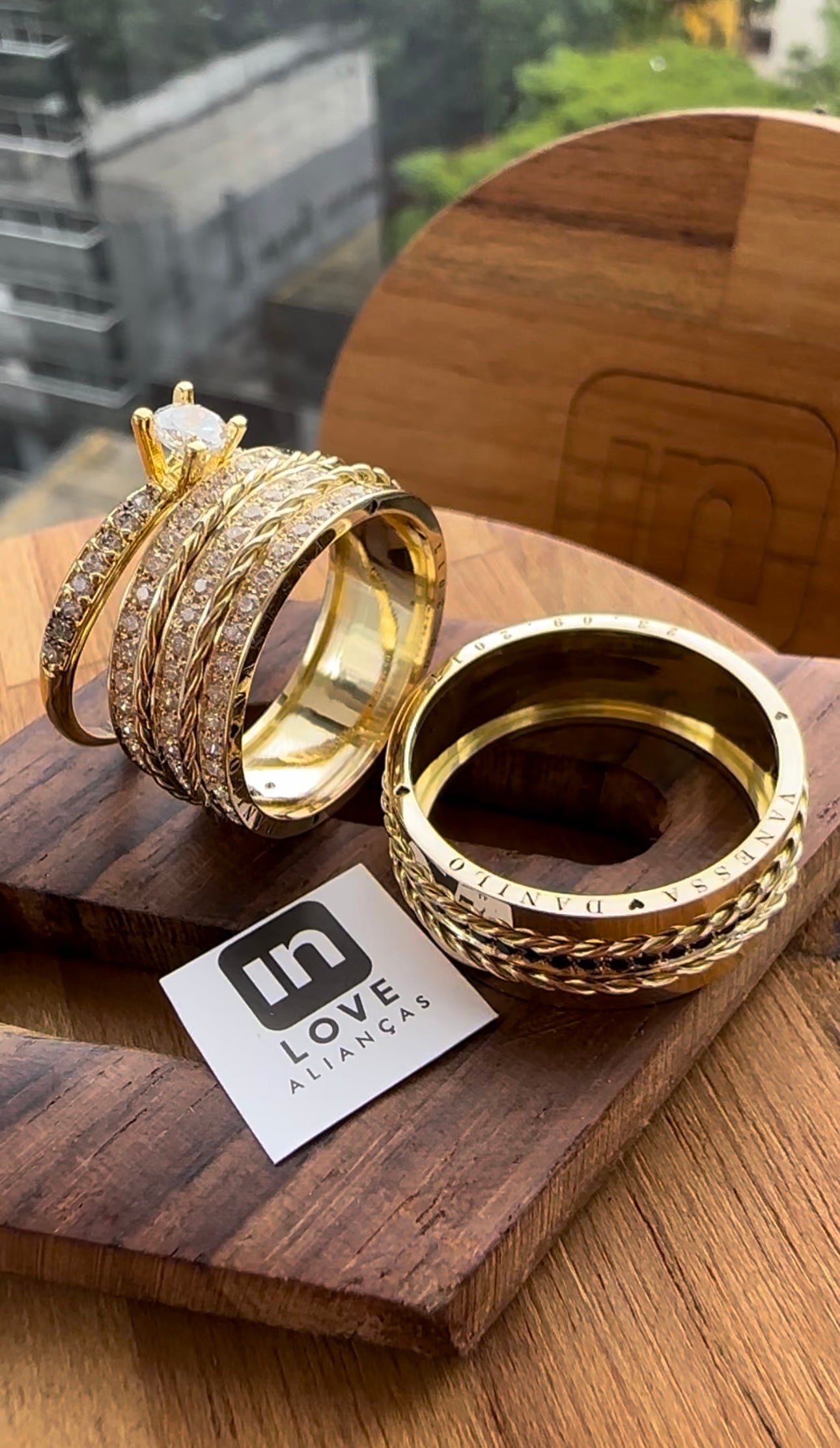 Par de Alianças em Ouro 18k - Modelo Momentos | 8mm | 12x R$1.083