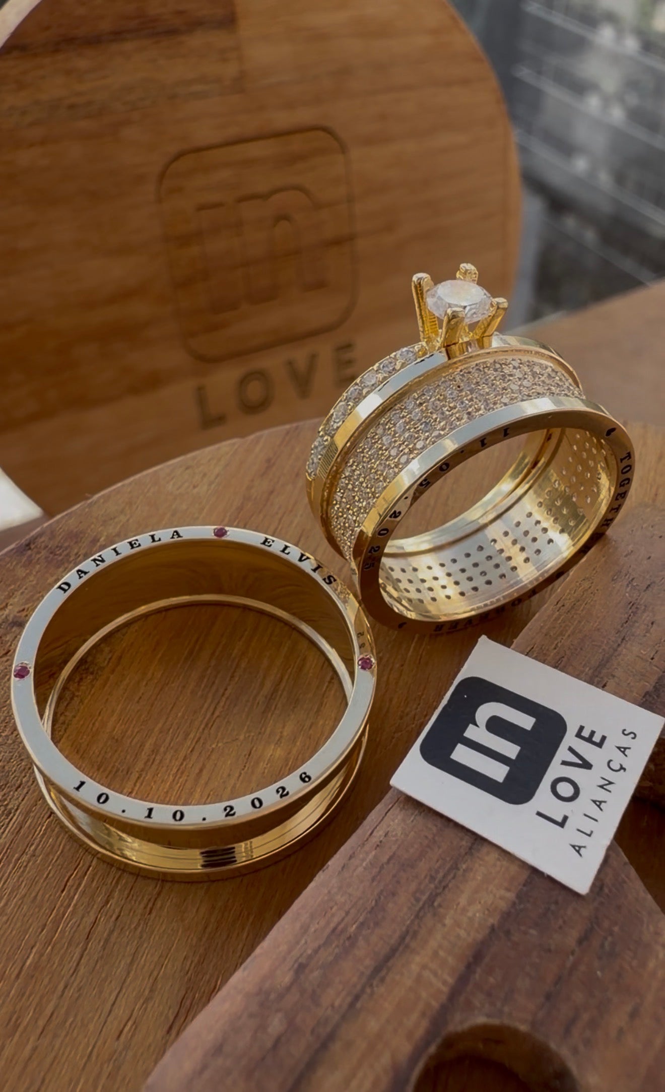 Par de Alianças em Ouro 18k - Modelo Intense | 7mm | 12x R$999.