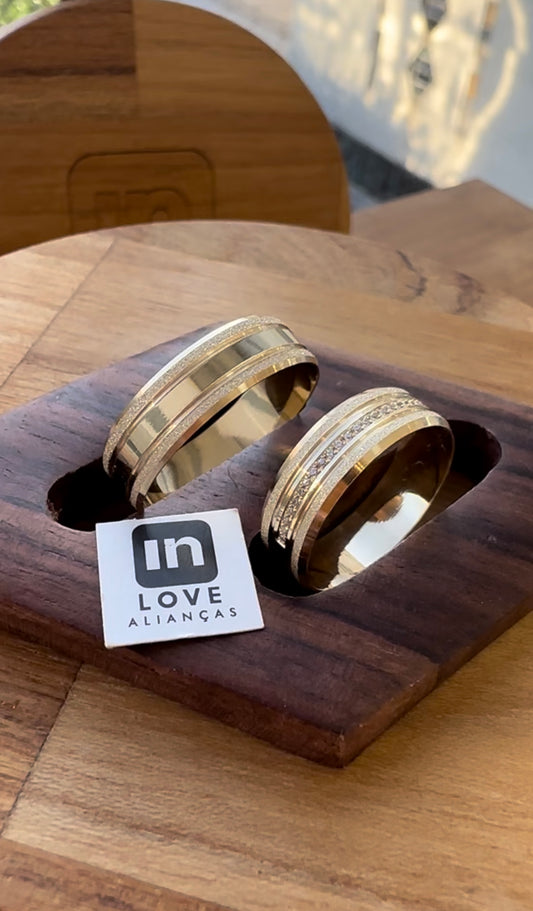 Alianças de Casamento em Ouro 18k- Modelo Capricho | 6mm | 12x R$499
