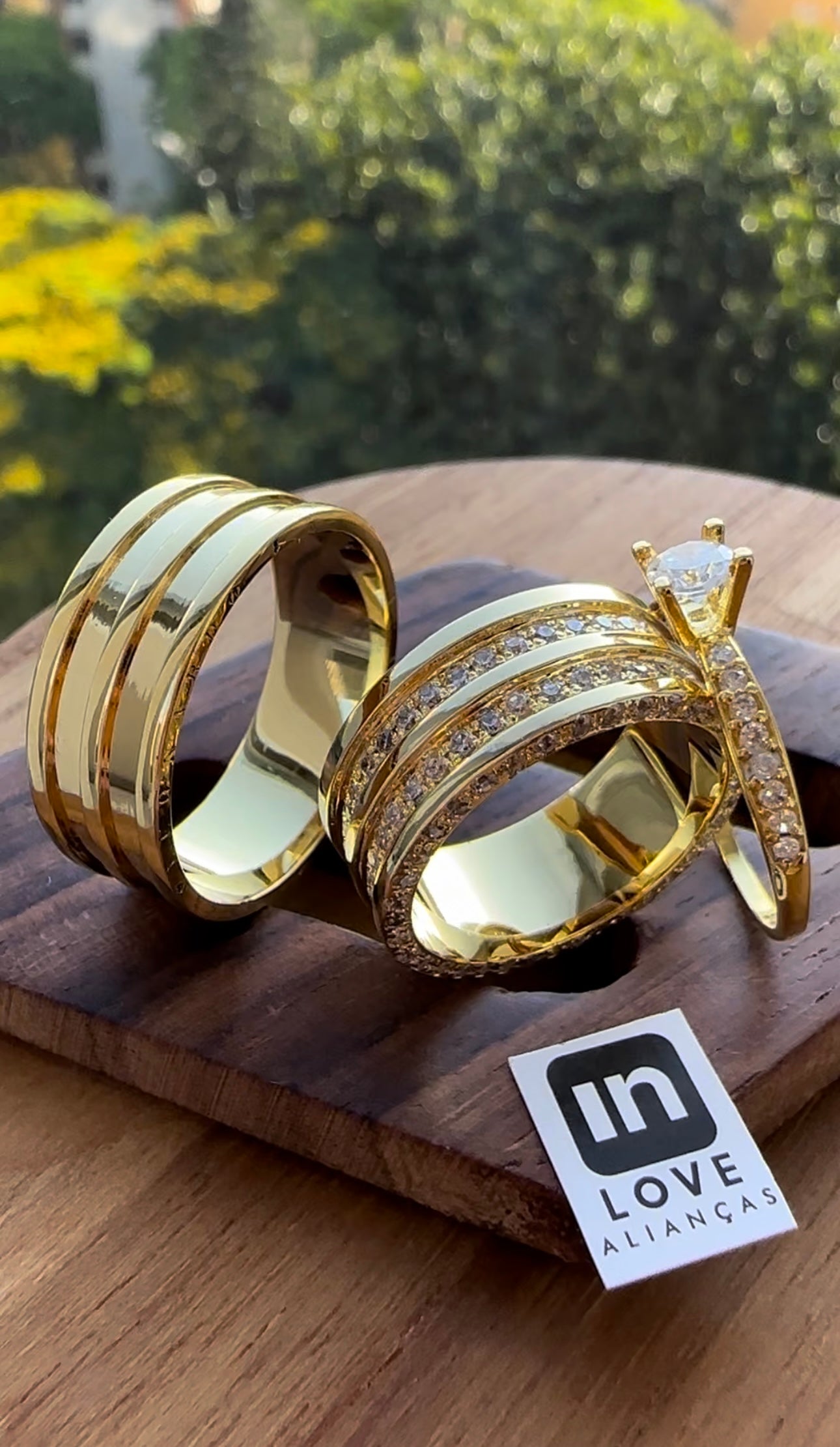 Par de Alianças em Ouro 18k - Modelo Laços Eternos | 8mm | 12x R$1.166