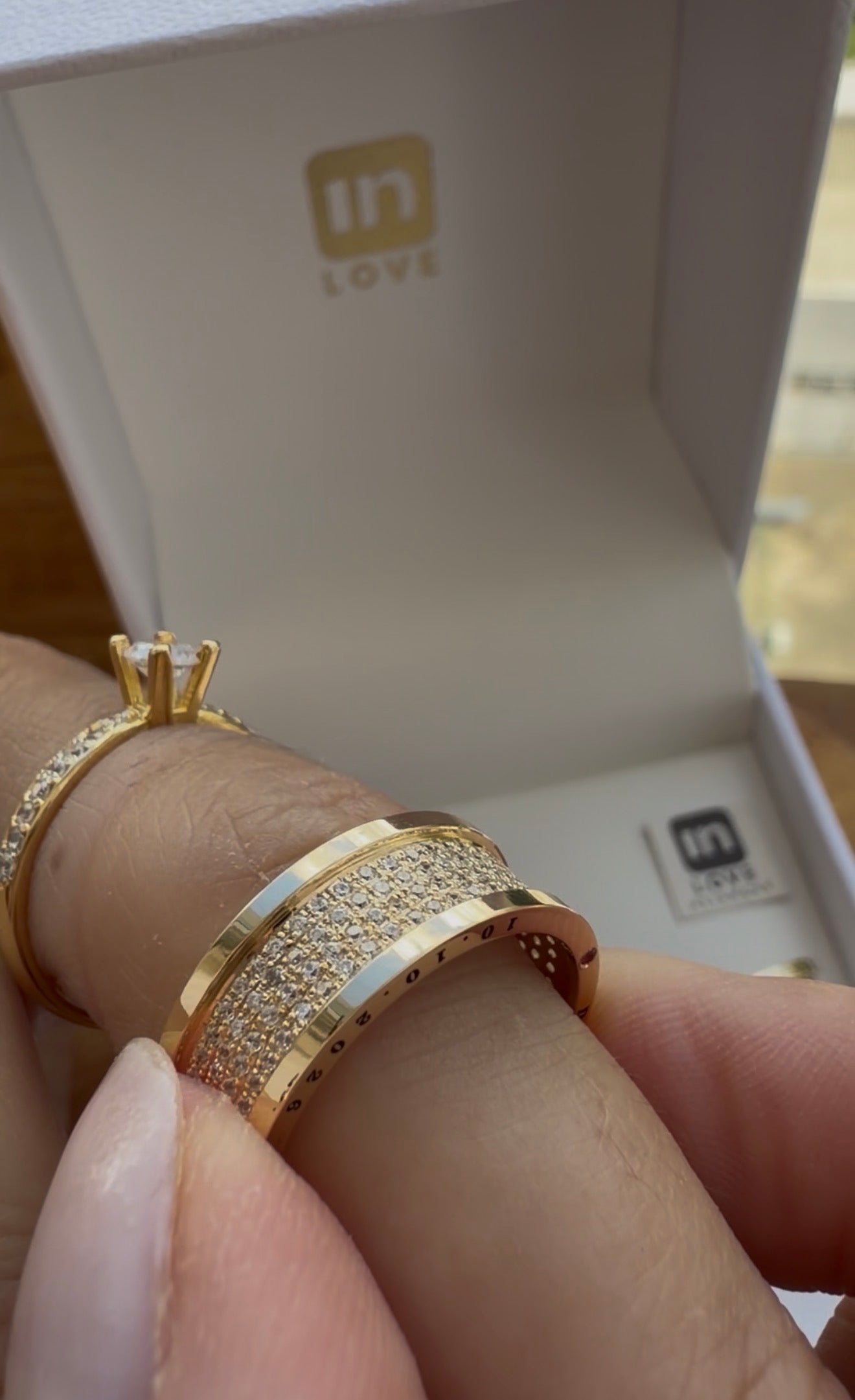 Par de Alianças em Ouro 18k - Modelo Intense | 7mm | 12x R$999.