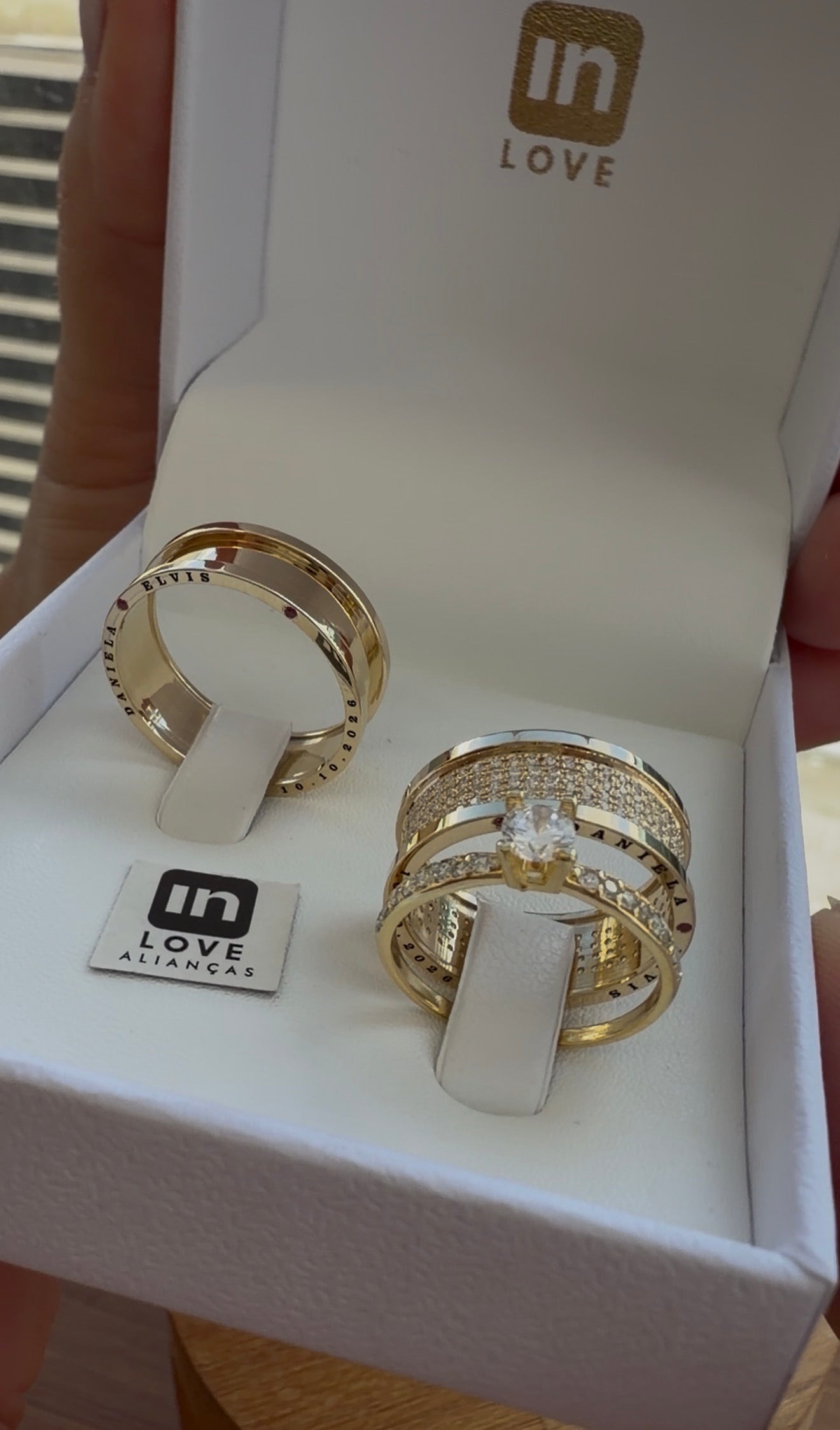 Par de Alianças em Ouro 18k - Modelo Intense | 7mm | 12x R$999.