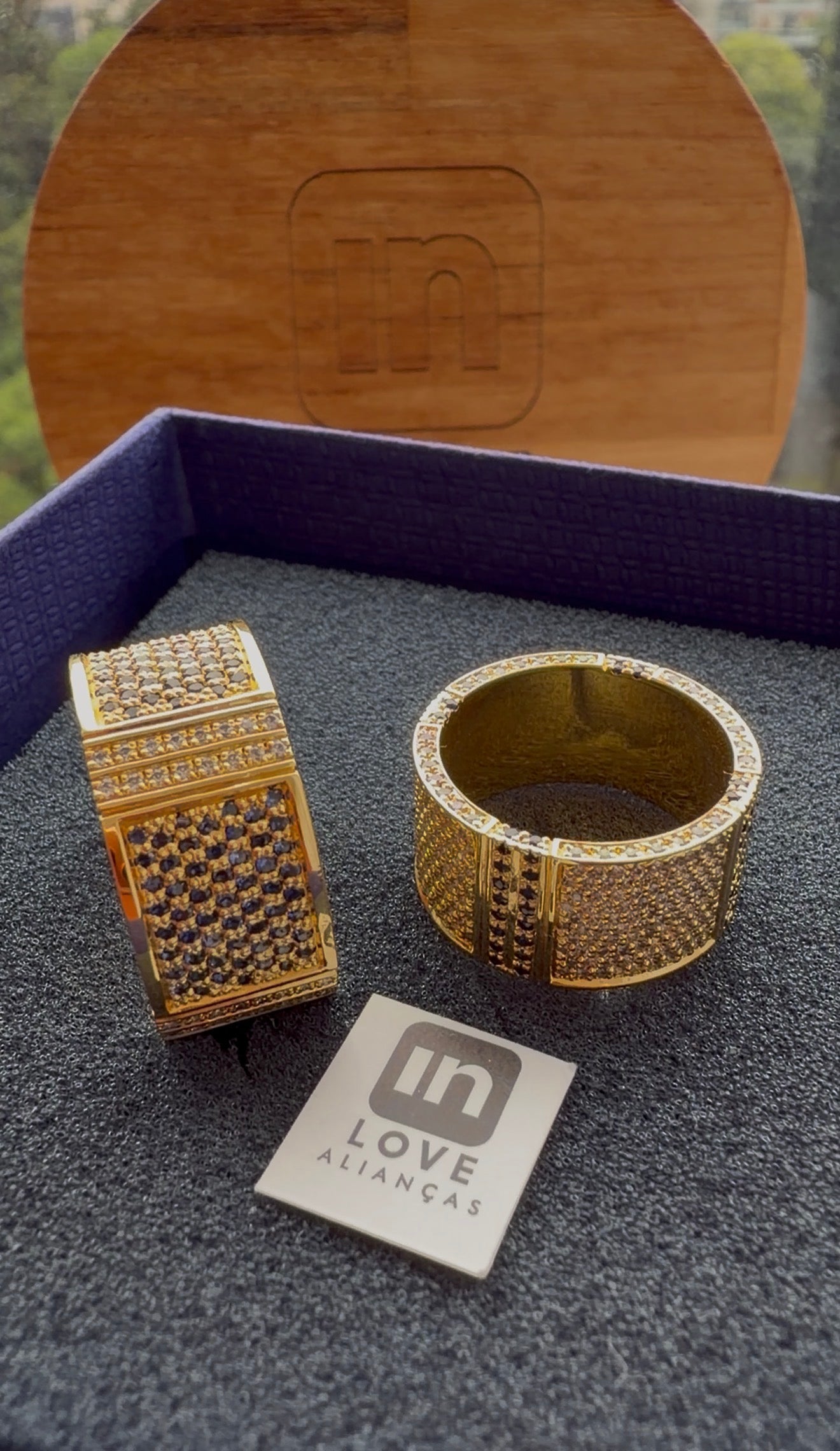 Par de Alianças em Ouro 18k - Modelo Eu Amo Você | 10mm | 12x R$2.999