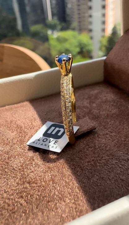 Anel Eu Amo Você em Ouro 18k | Diamantes e Safira - 12x R$766,66