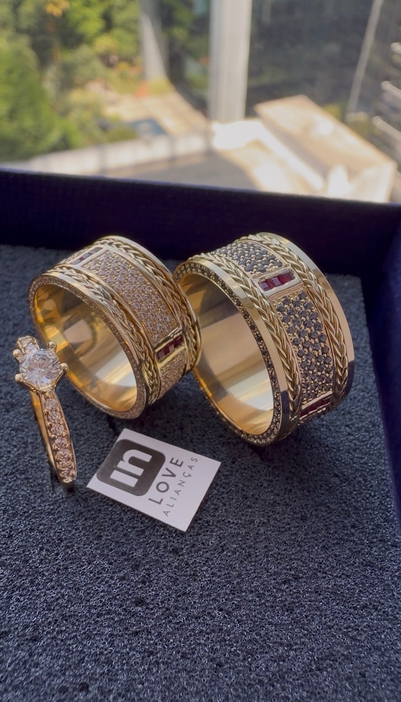 Par de Alianças em Ouro 18k - Modelo Fidelidade Duo | 10mm | 12x R$2.599.
