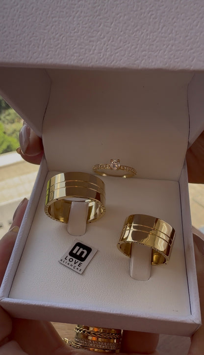 Par de Alianças em Ouro 18k - Modelo Joy | 10mm | 12x R$1.199.