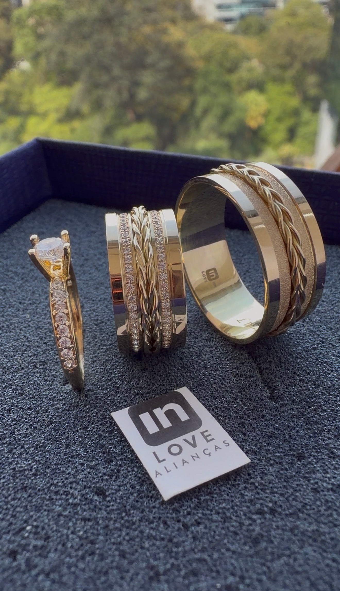 Alianças de Casamento em Ouro 18k - Modelo Nosso Santo Bateu | 8mm |12x R$1.083 (Cópia)