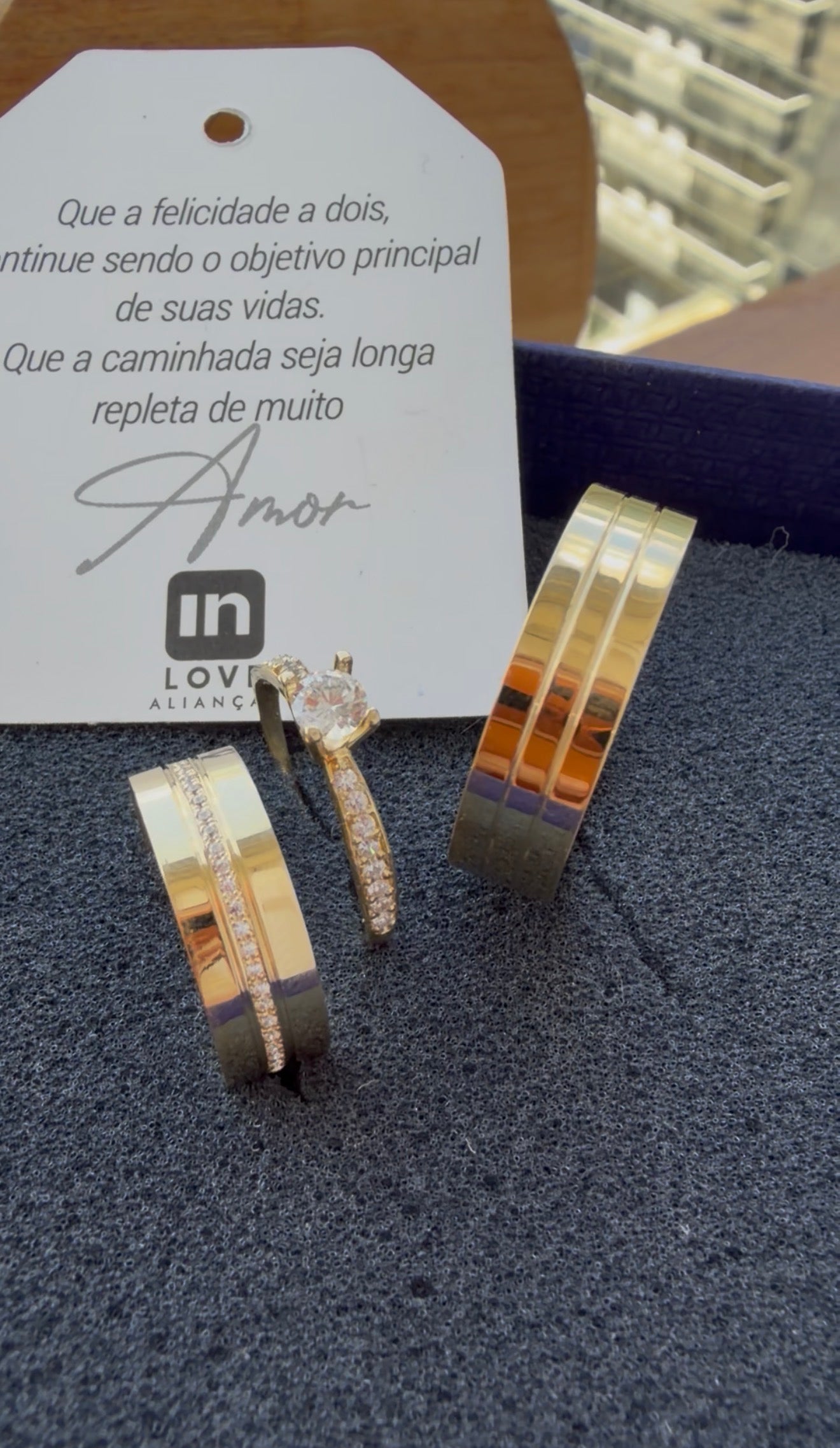 Par de Alianças em Ouro 18k - Modelo Mimosinha | 6mm | 12x R$541