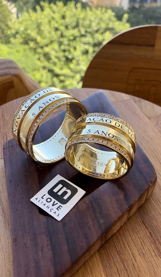 Alianças de Casamento em Ouro 18k - Modelo Coragem | 10mm | 12x R$1.241.66