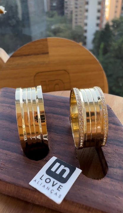 Alianças de Casamento em Ouro 18k - Modelo Paraíso | 8mm | 12x R$582,50