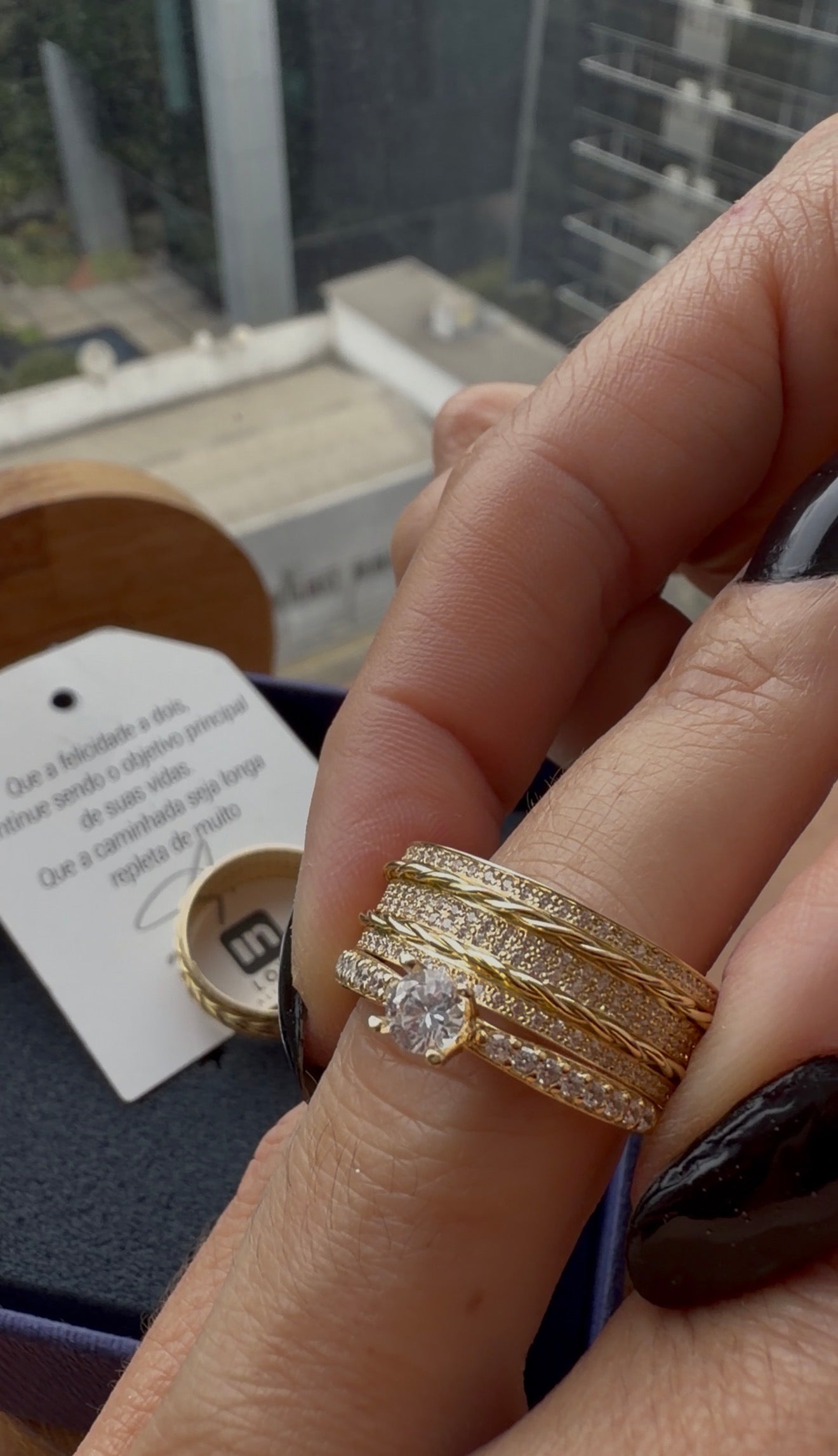 Par de Alianças em Ouro 18k - Modelo Pétalas | 7mm | 12x R$975