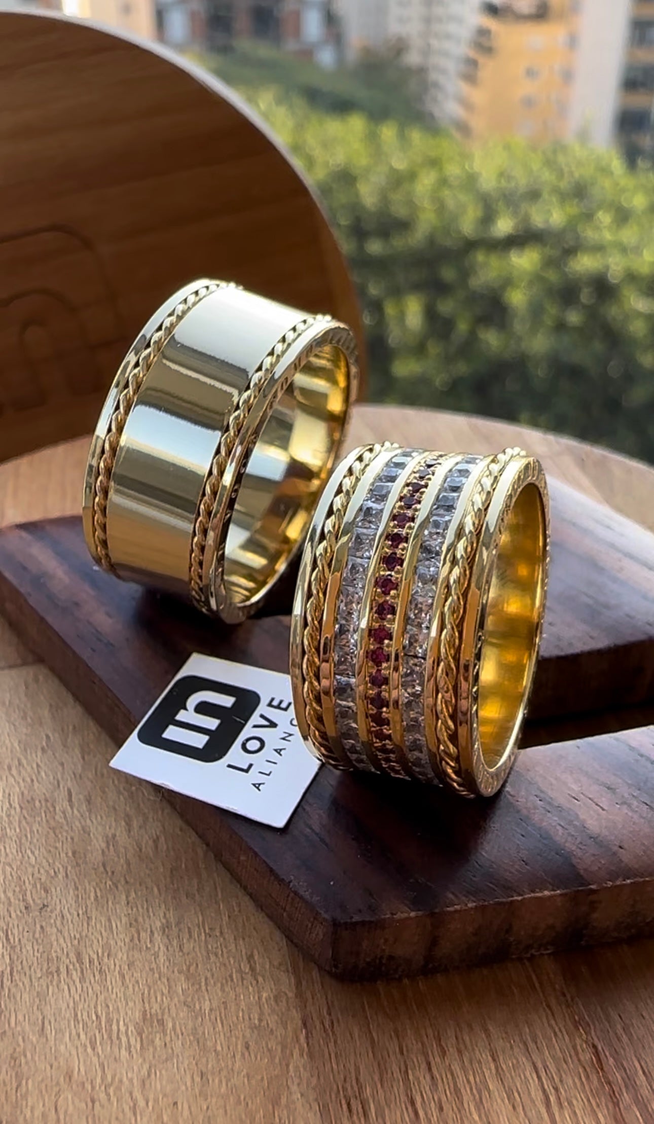 Alianças de Casamento em Ouro 18k - Modelo Ágape | 10mm | 12x R$1996.16