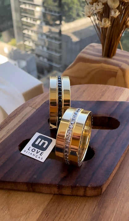Alianças de Casamento em Ouro 18k - Modelo Apaixonado | 8mm | 12x R$1.499