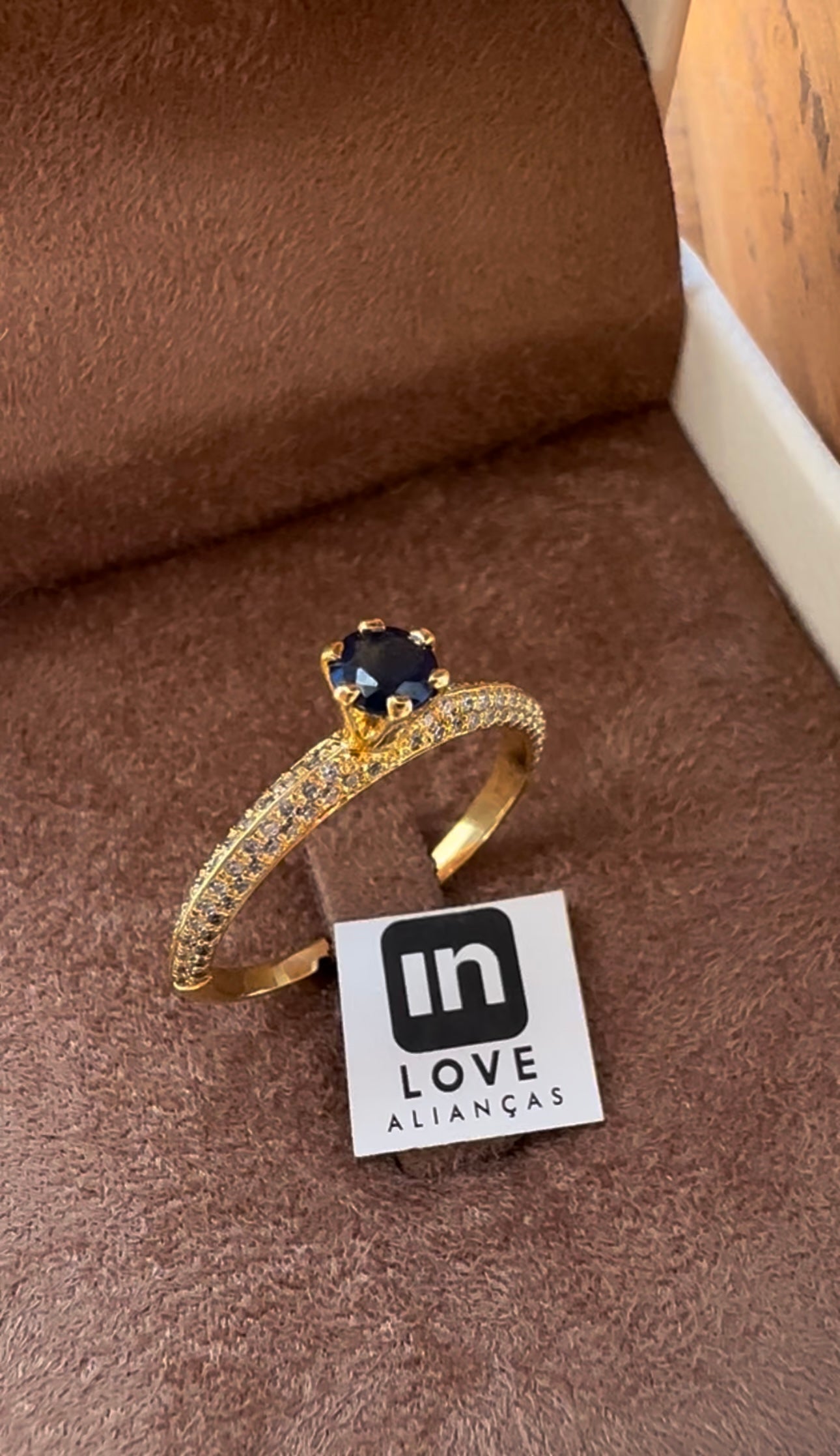 Anel Eu Amo Você em Ouro 18k | Diamantes e Safira - 12x R$766,66