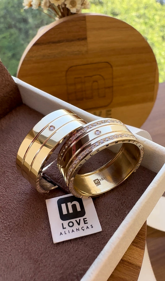 Alianças de Casamento em Ouro 18k - Modelo Nossa História | 8mm | 12x R$958.33