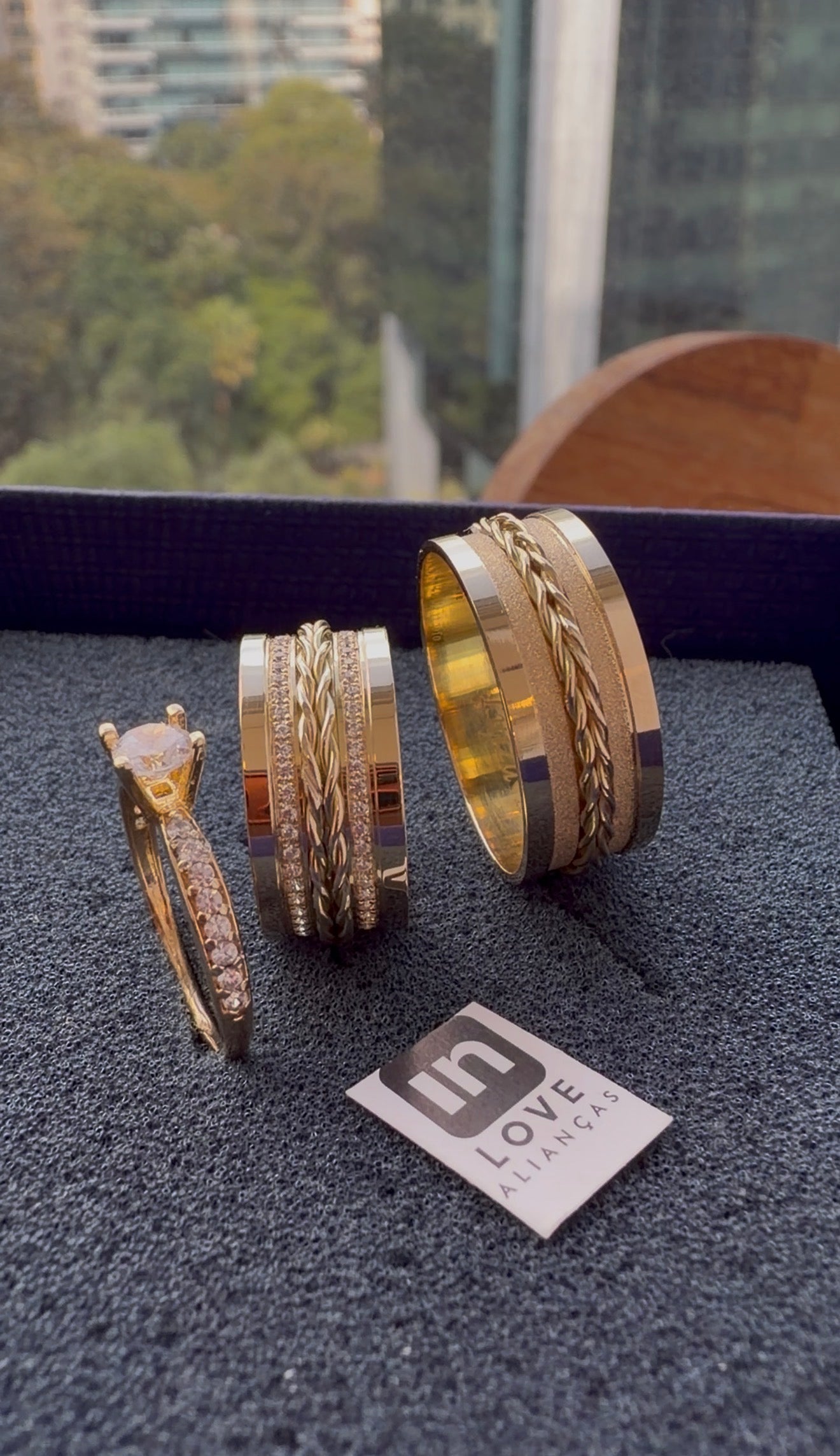 Alianças de Casamento em Ouro 18k - Modelo Nosso Santo Bateu | 8mm |12x R$1.083 (Cópia)