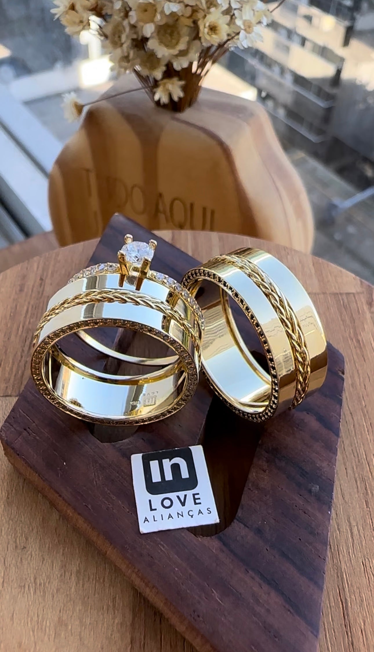Alianças de Casamento em Ouro 18k - Modelo Talismã | 8mm | 12x R$999