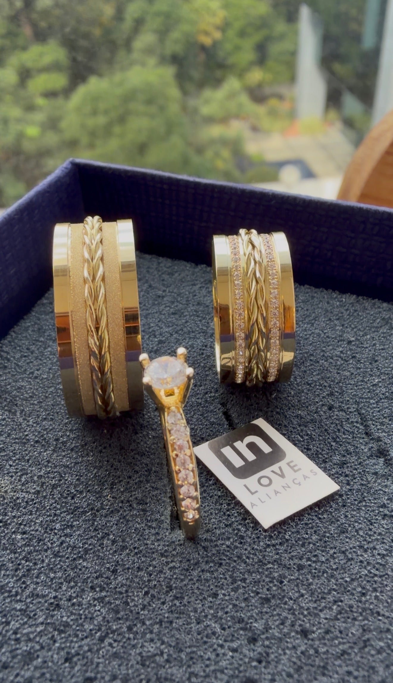 Alianças de Casamento em Ouro 18k - Modelo Nosso Santo Bateu | 8mm |12x R$1.083 (Cópia)